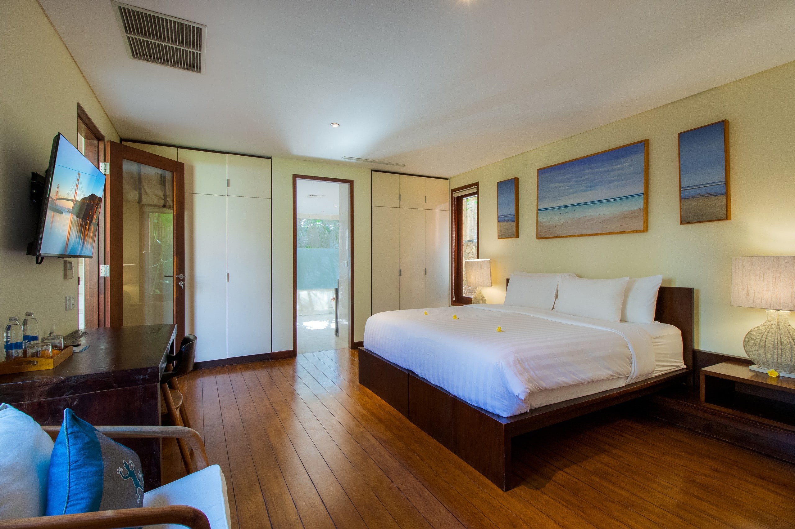 Super Spacious, 6 Bed, Chef, Daily B'Fast, 12 pax 8