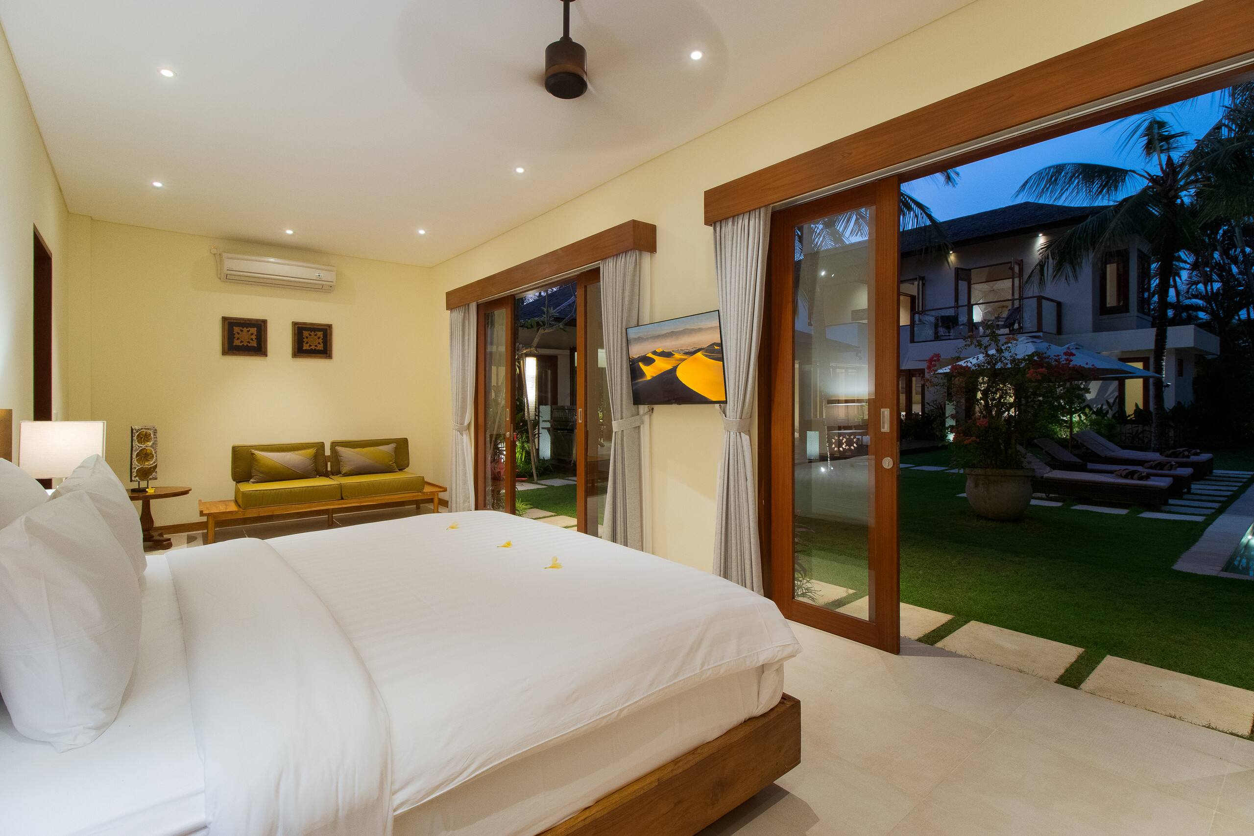 Super Spacious, 6 Bed, Chef, Daily B'Fast, 12 pax 40