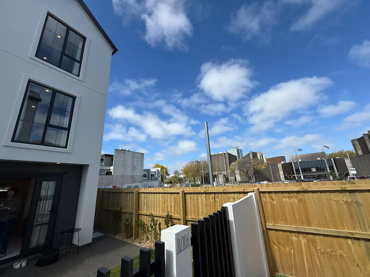 2 BRM 2bath closest to Town Hall 10