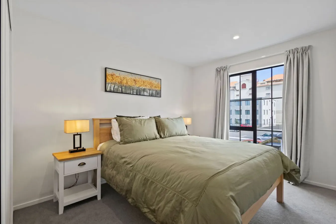 2 BRM 2bath closest to Town Hall 15