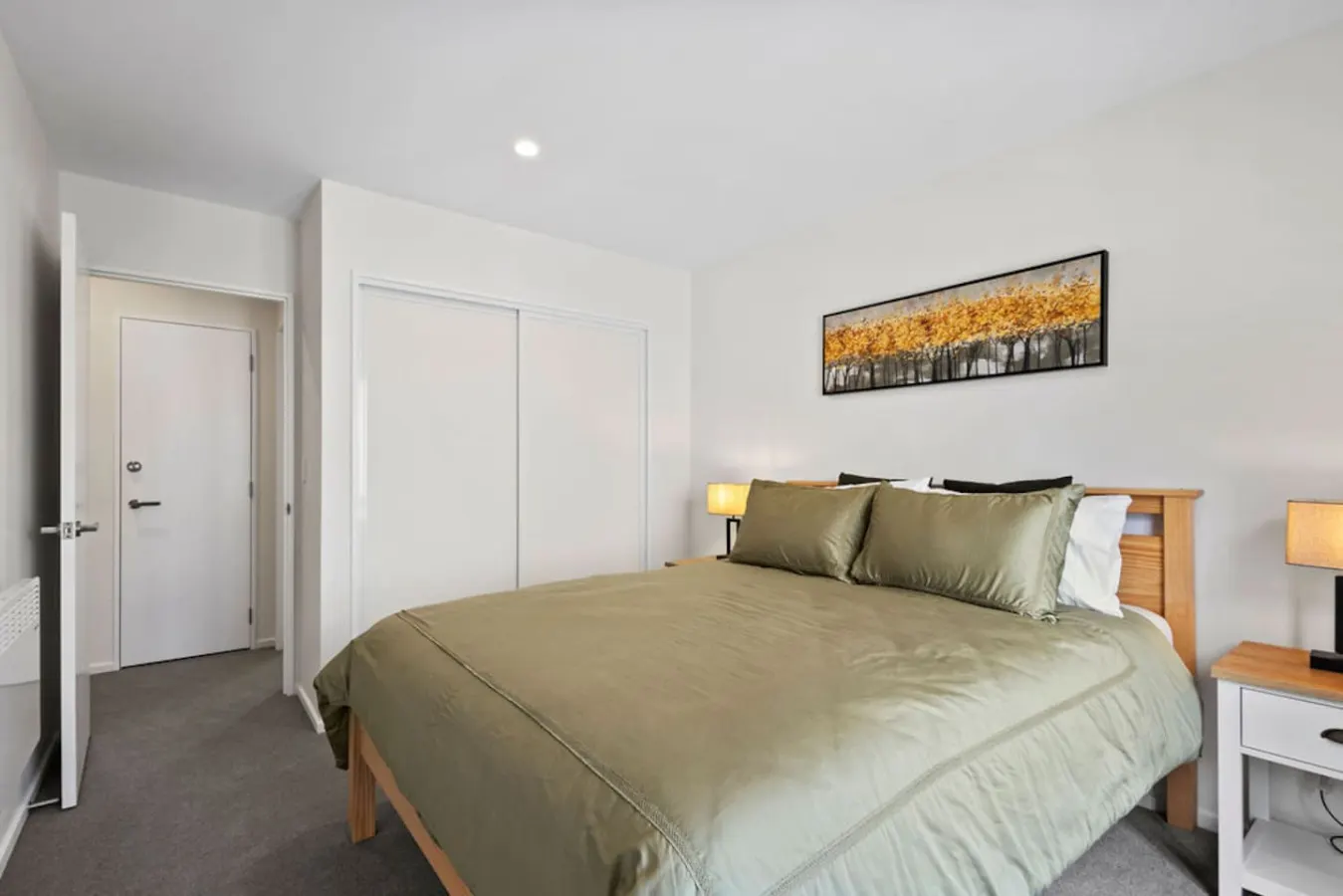 2 BRM 2bath closest to Town Hall 7