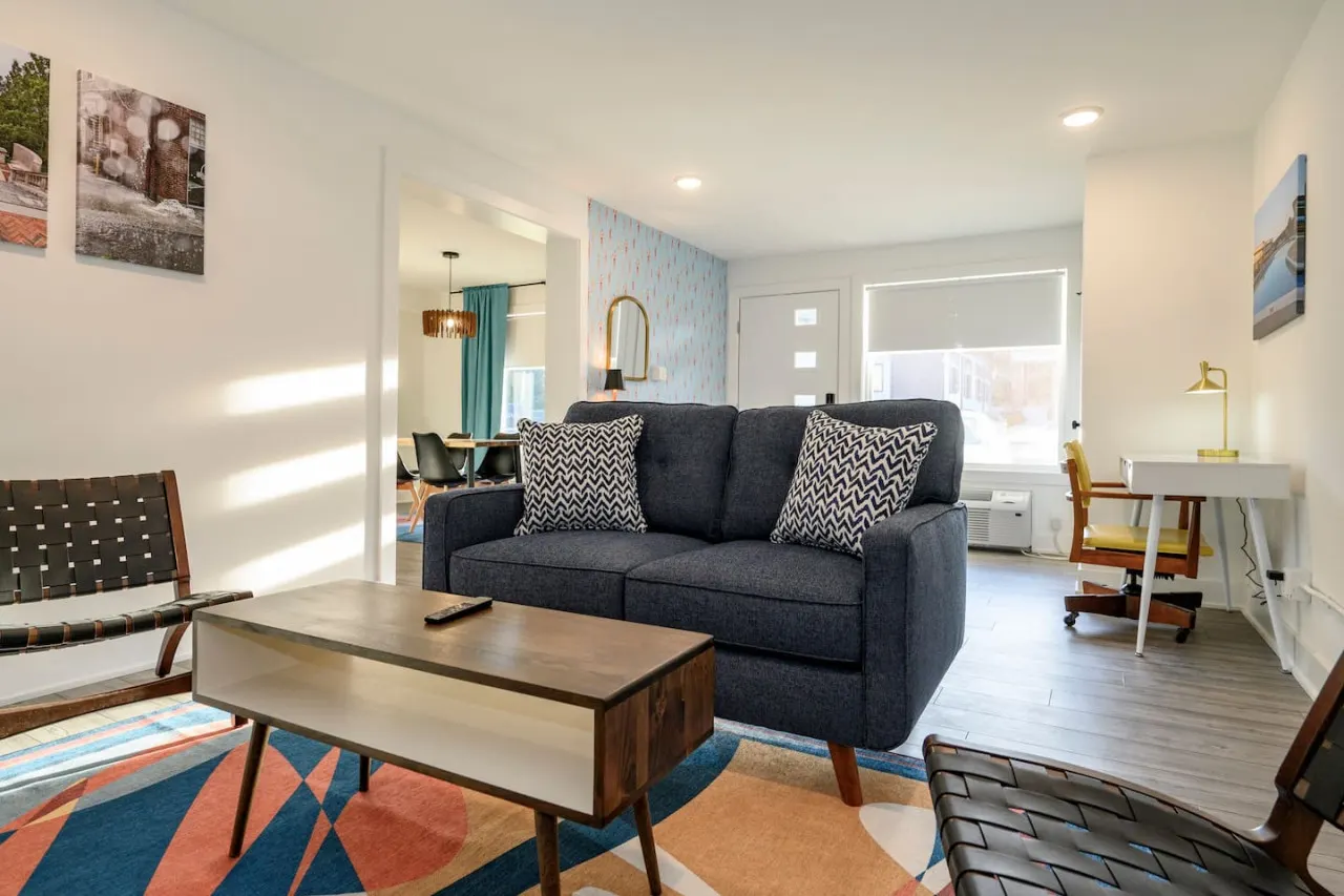 Modern 1-Bed Condo: OPEN Pool with City Access 3