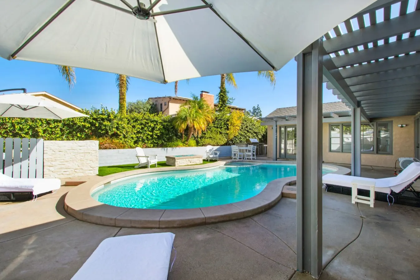 Valpariso Retreat - Pool & Spa, Fire Pit, Families 6