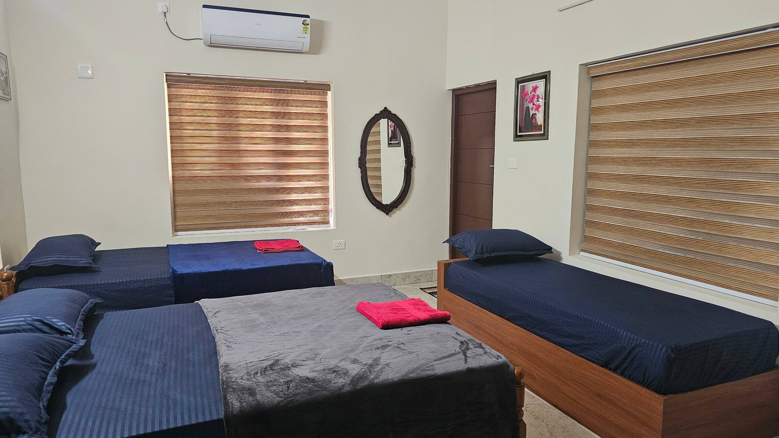 VILLA 05 : Luxurious villa near Metro station 18