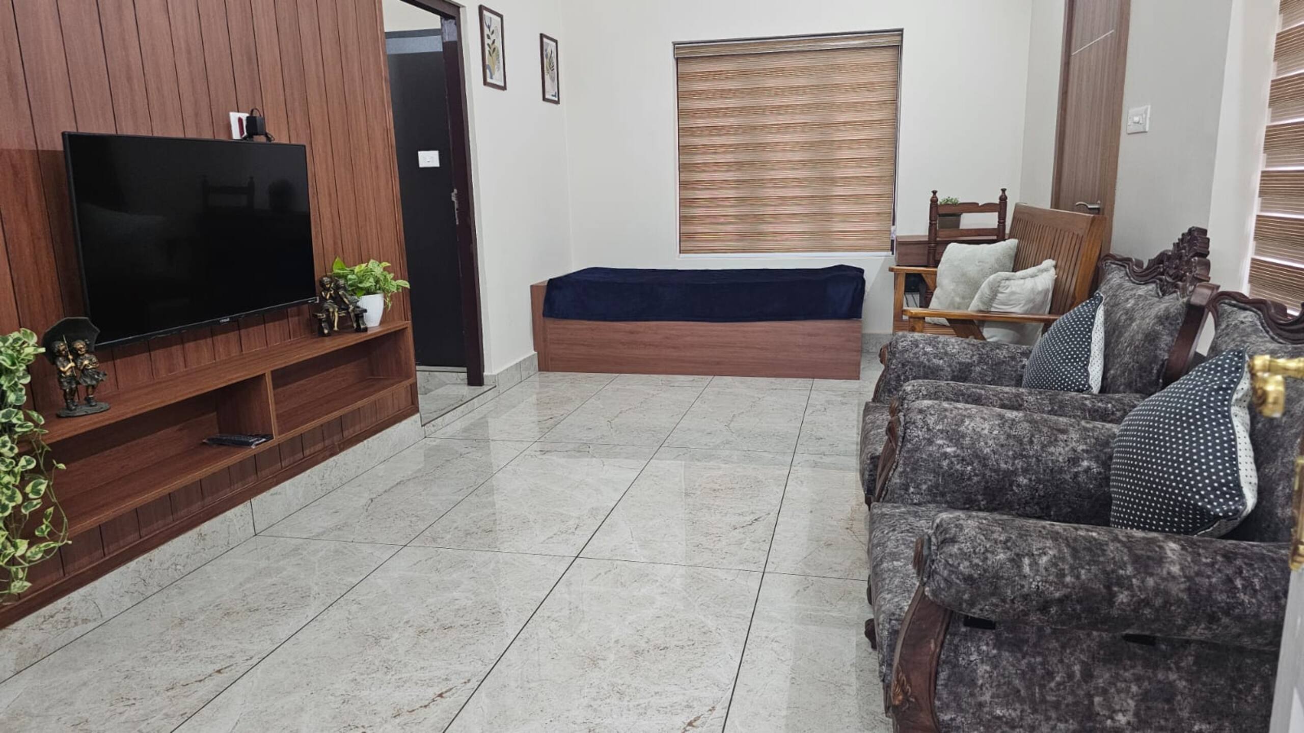 VILLA 05 : Luxurious villa near Metro station 7