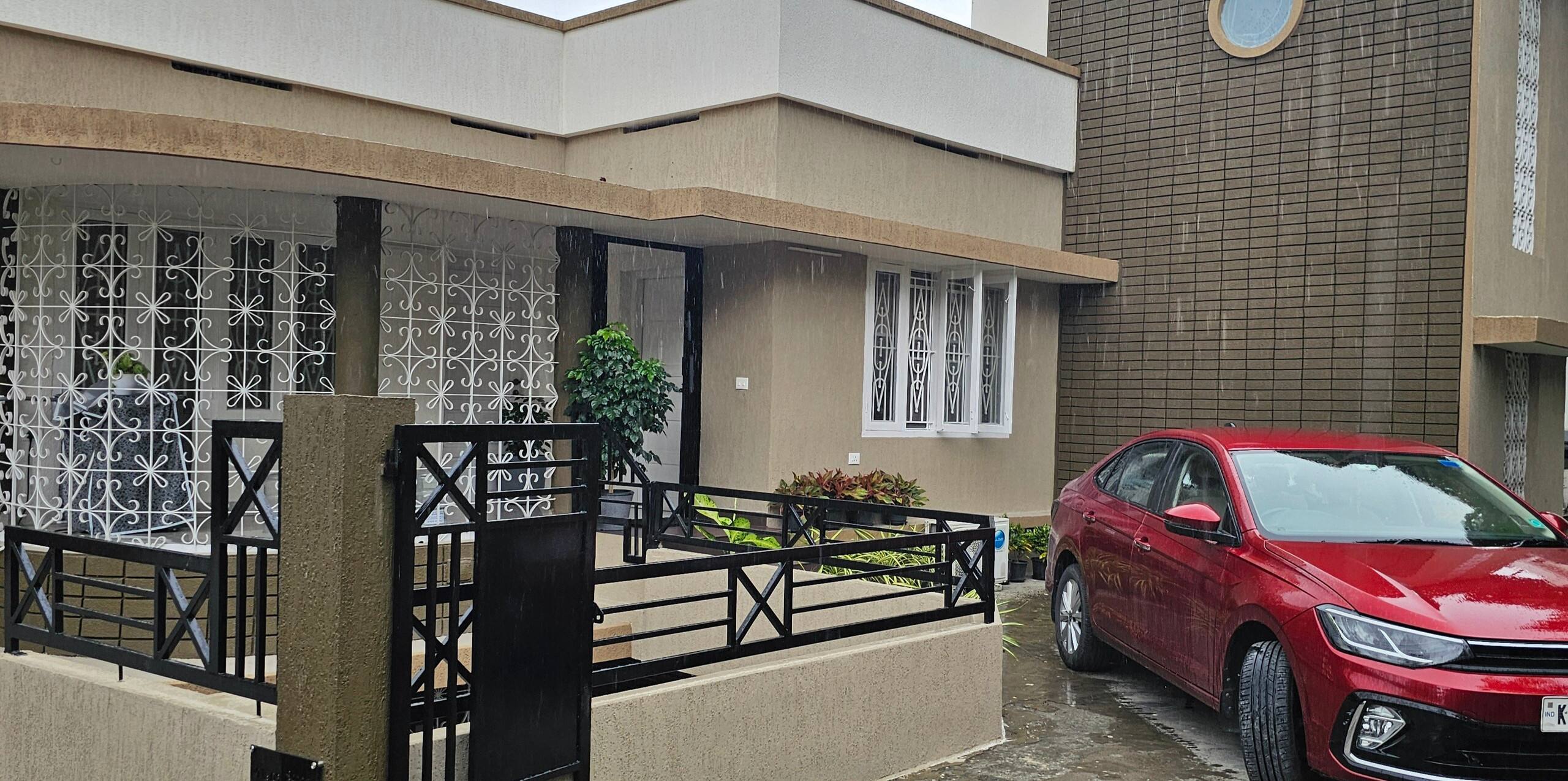 VILLA 05 : Luxurious villa near Metro station 27
