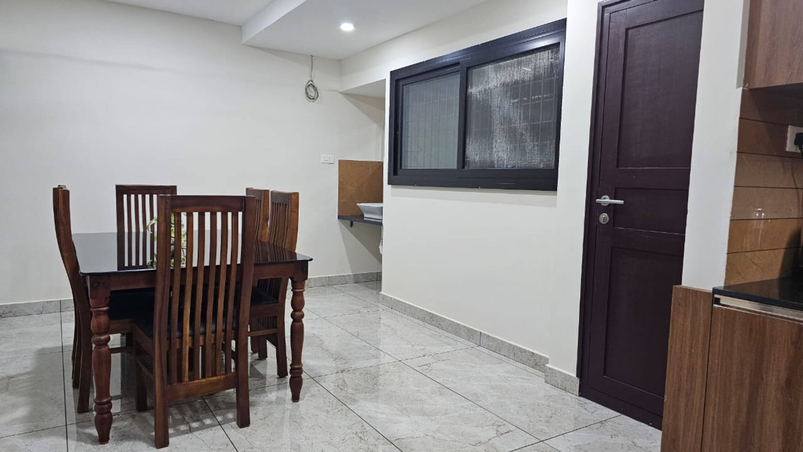 VILLA 05 : Luxurious villa near Metro station 10