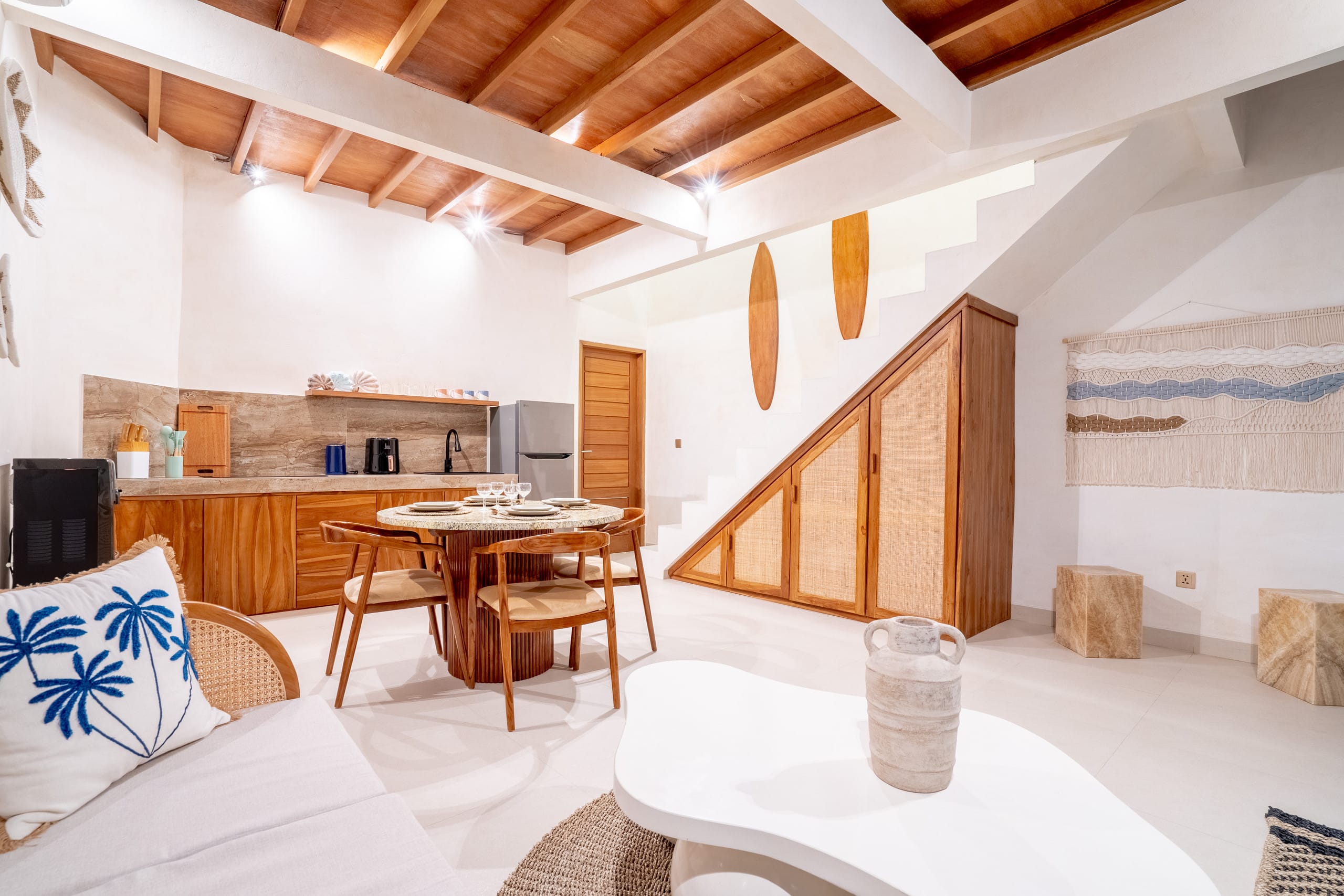 Spacious 1bdr villa - 100m to the beach - AC 12