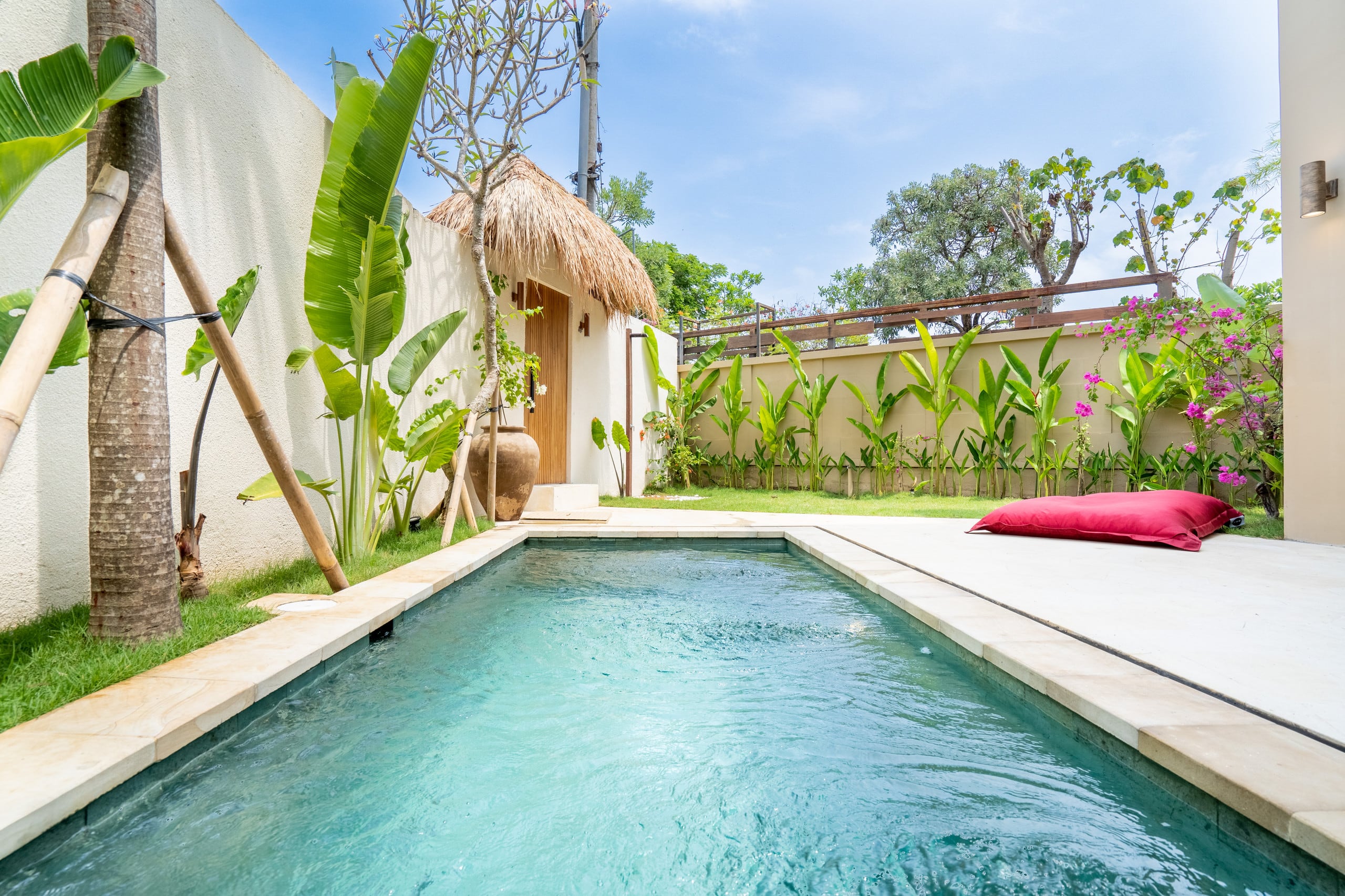 Spacious 1bdr villa - 100m to the beach - AC 9