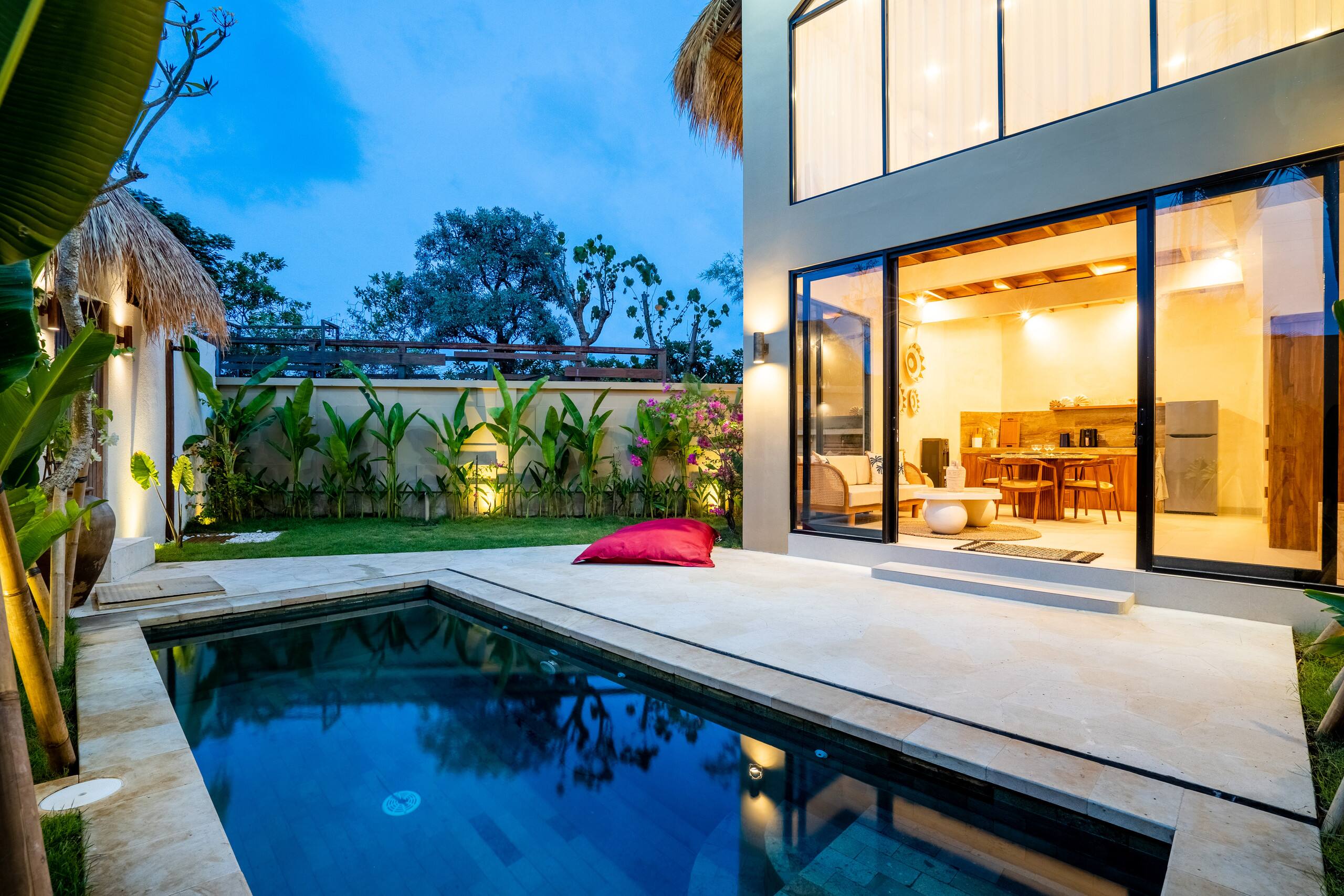 Spacious 1bdr villa - 100m to the beach - AC 11