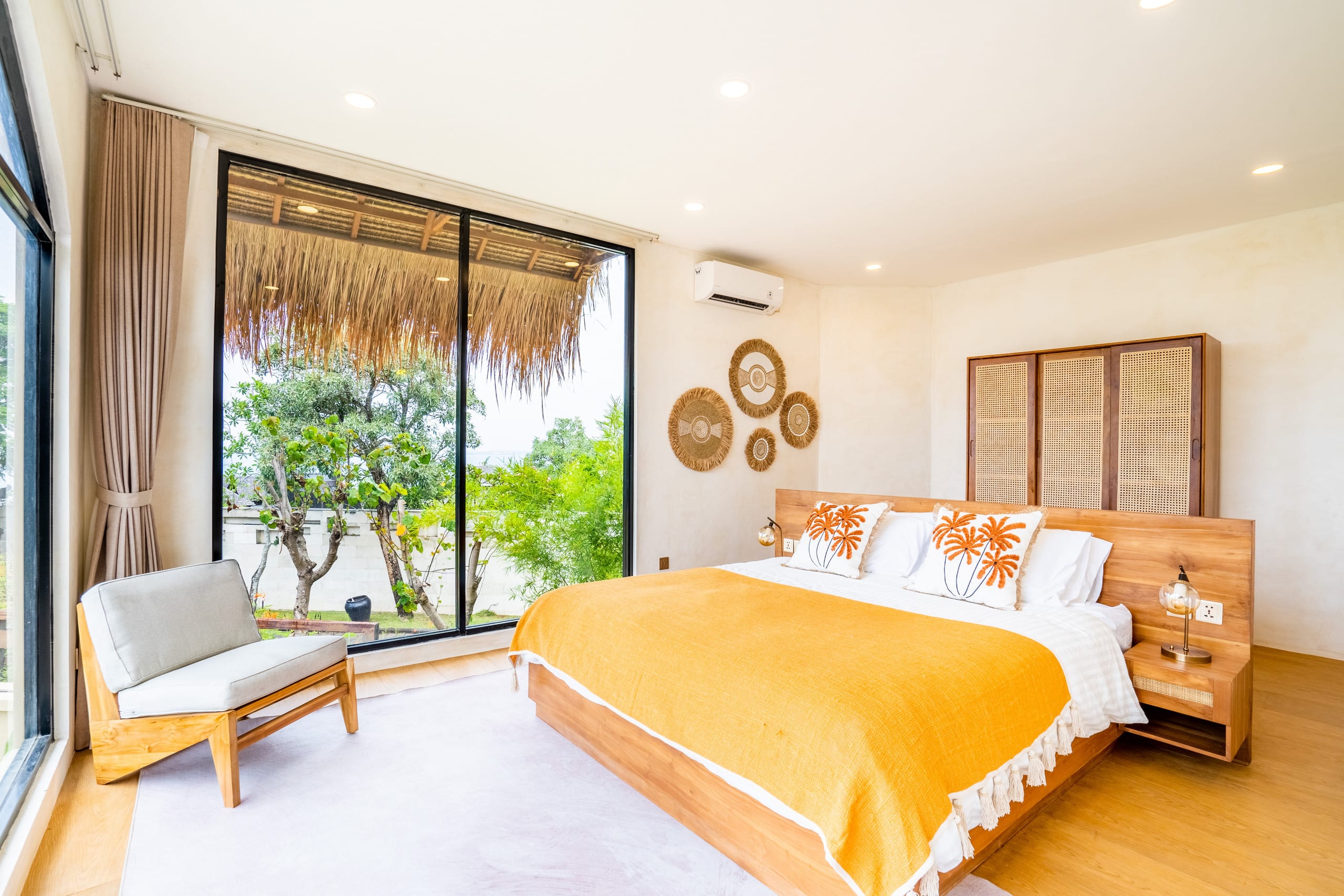 Spacious 1bdr villa - 100m to the beach - AC — photo 4