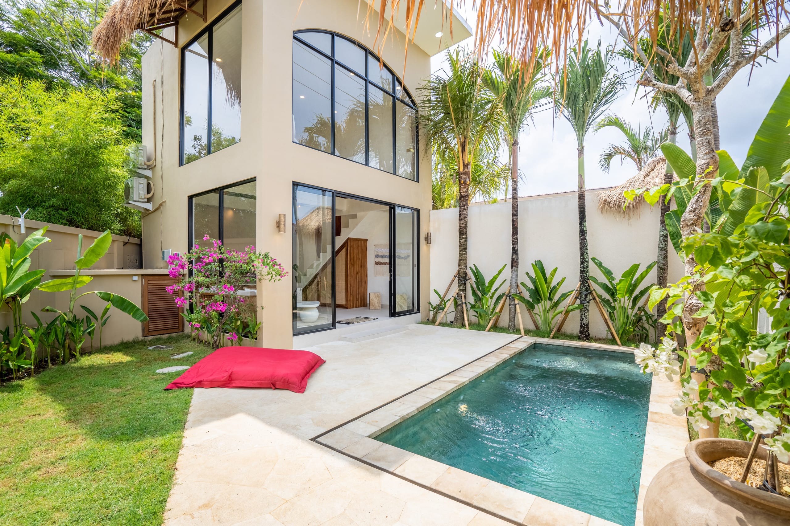 Spacious 1bdr villa - 100m to the beach - AC — photo 1