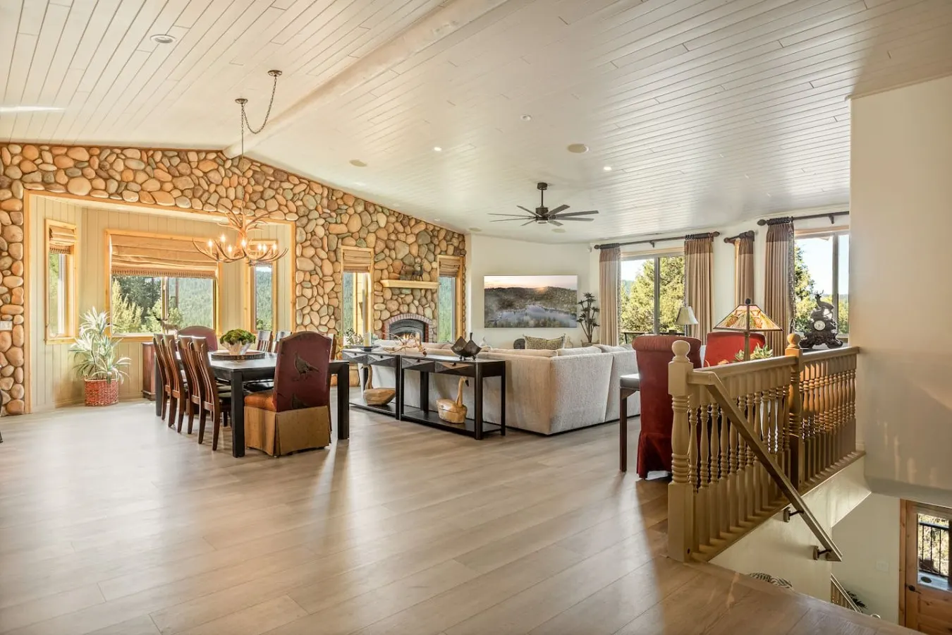 Starry Night, Lake Views, Hot Tub, Mins 2 Lake 14