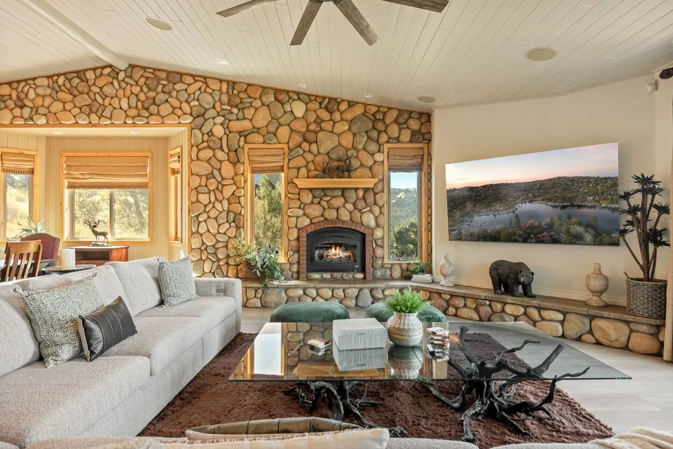 Starry Night, Lake Views, Hot Tub, Mins 2 Lake 16
