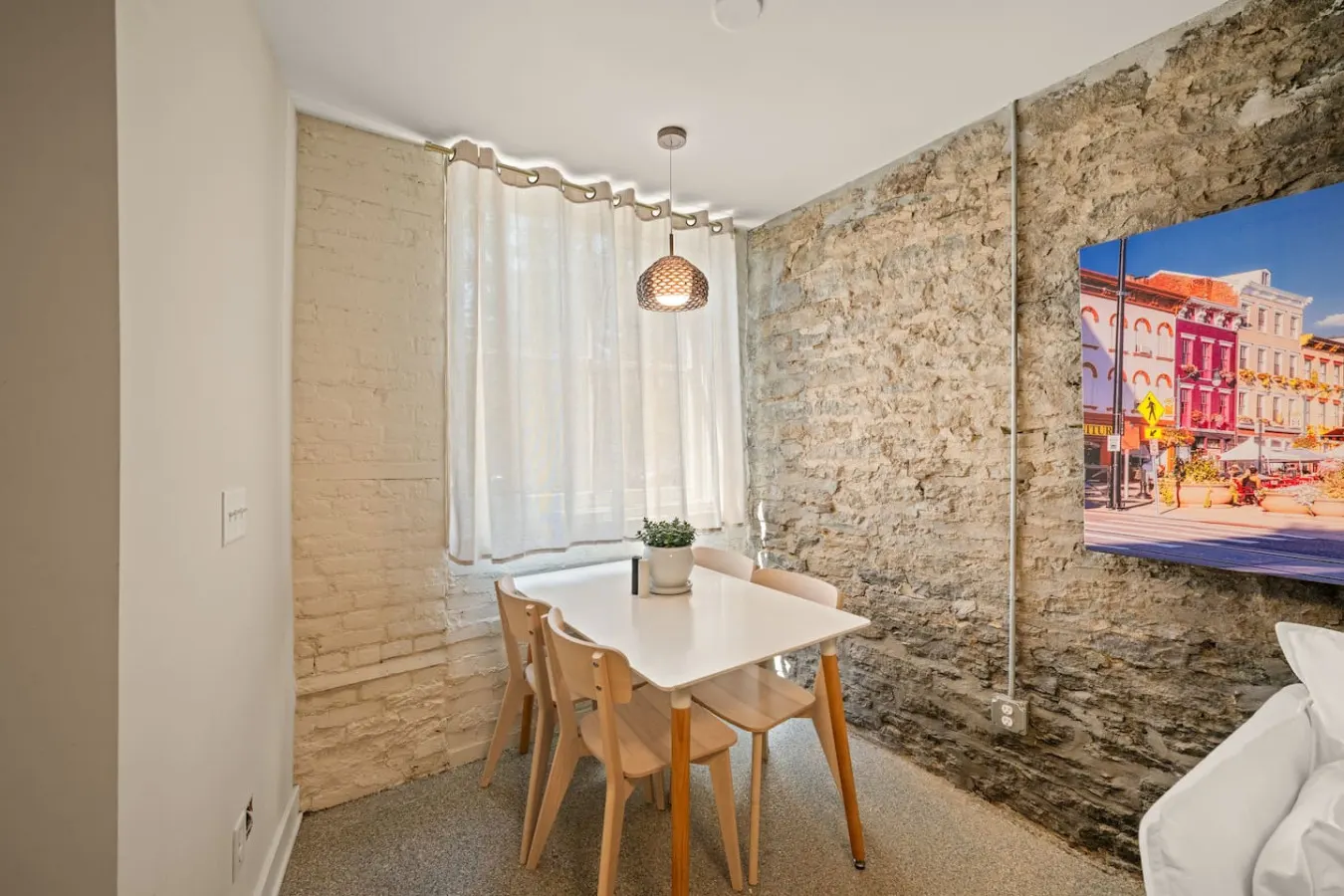 Cozy 2BR Near Findlay Market and UC, Rhinegeist 9