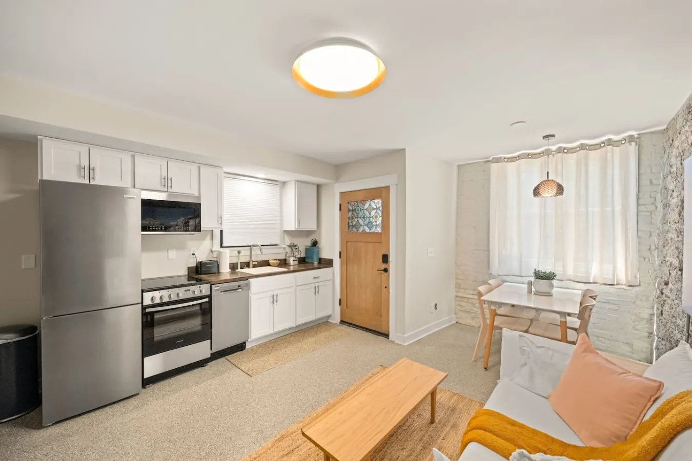 Cozy 2BR Near Findlay Market and UC, Rhinegeist 3