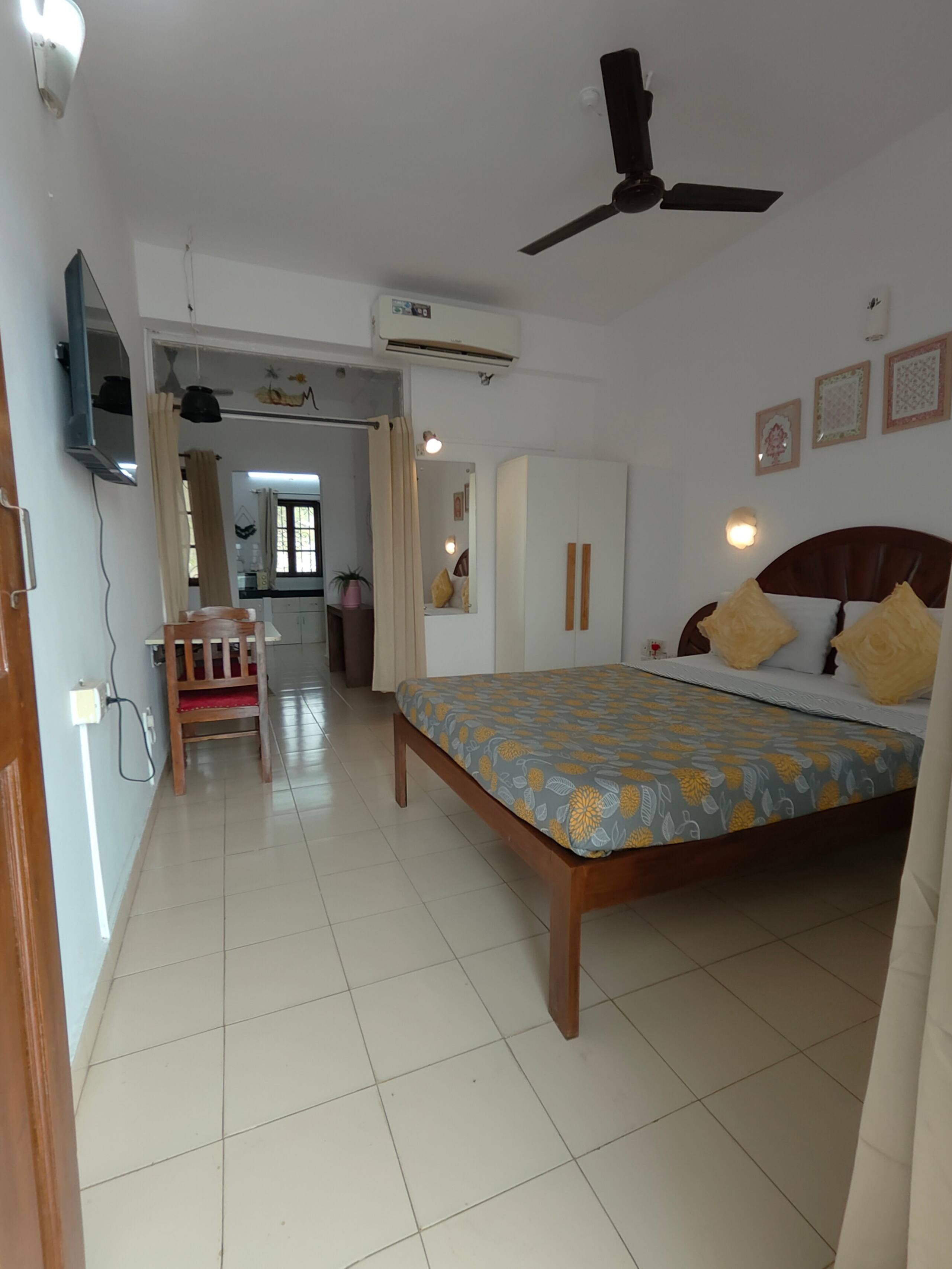 Lake View Peaceful Resort Apartment with Kitchen 18