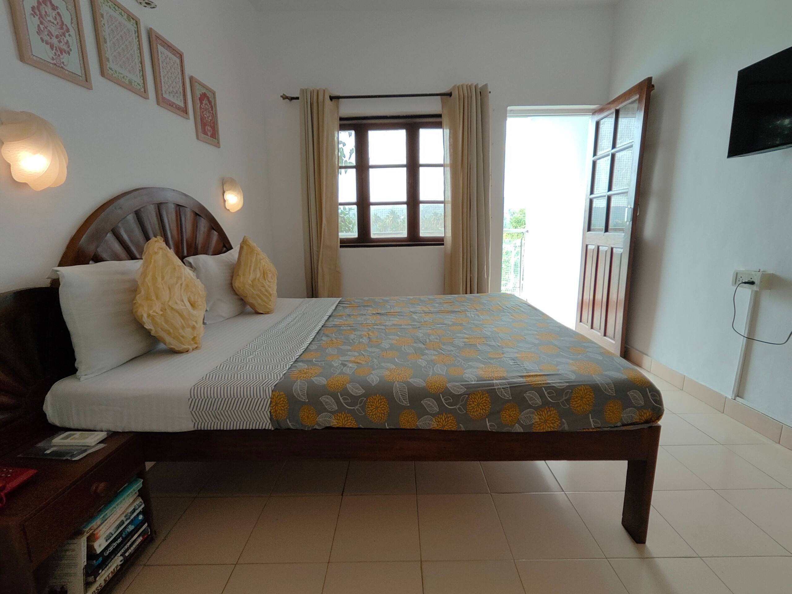 Lake View Peaceful Resort Apartment with Kitchen 16