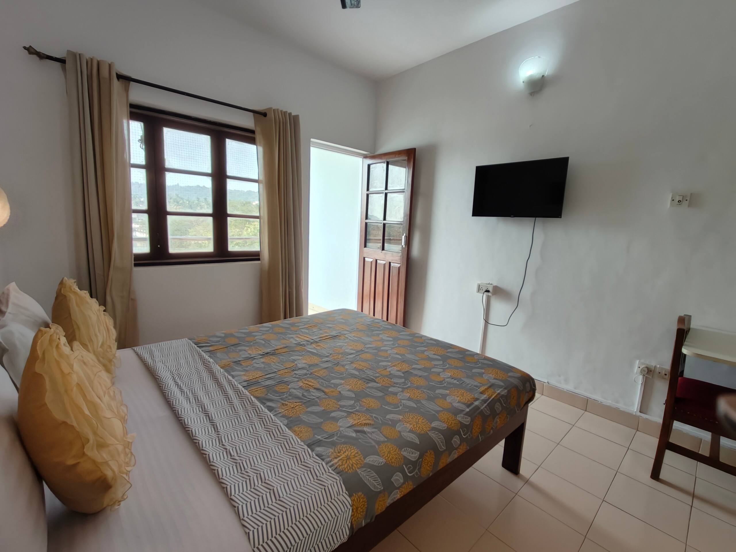 Lake View Peaceful Resort Apartment with Kitchen 19