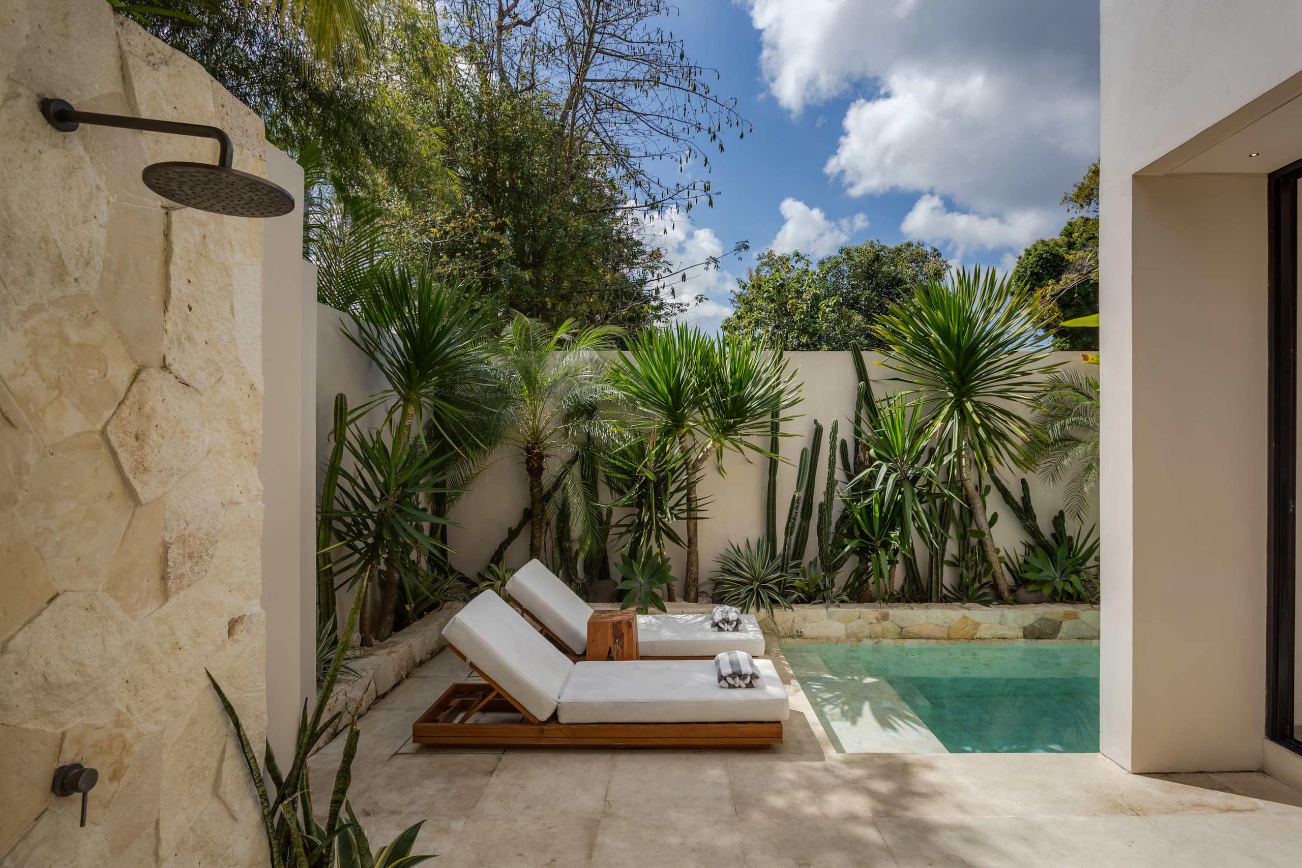Private Pool 8