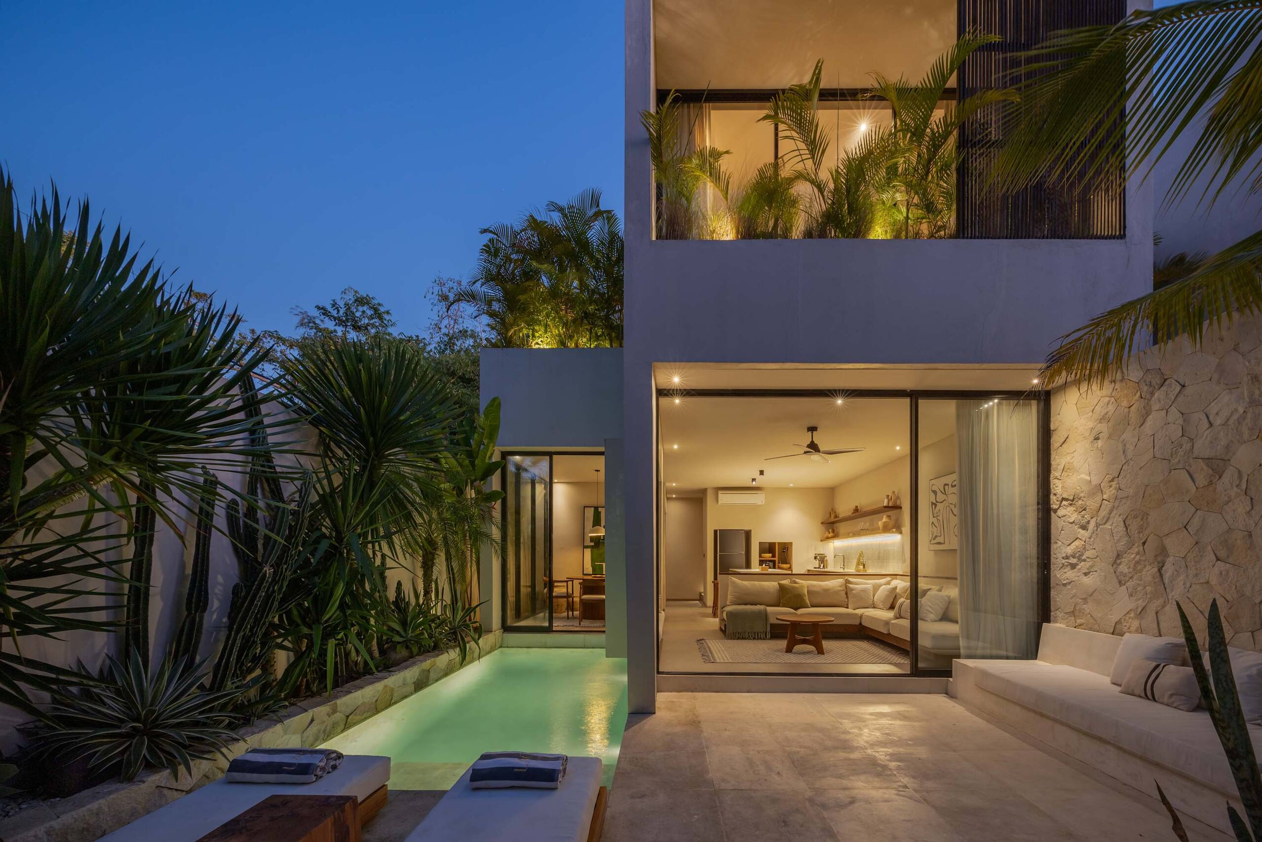 Private Pool 25