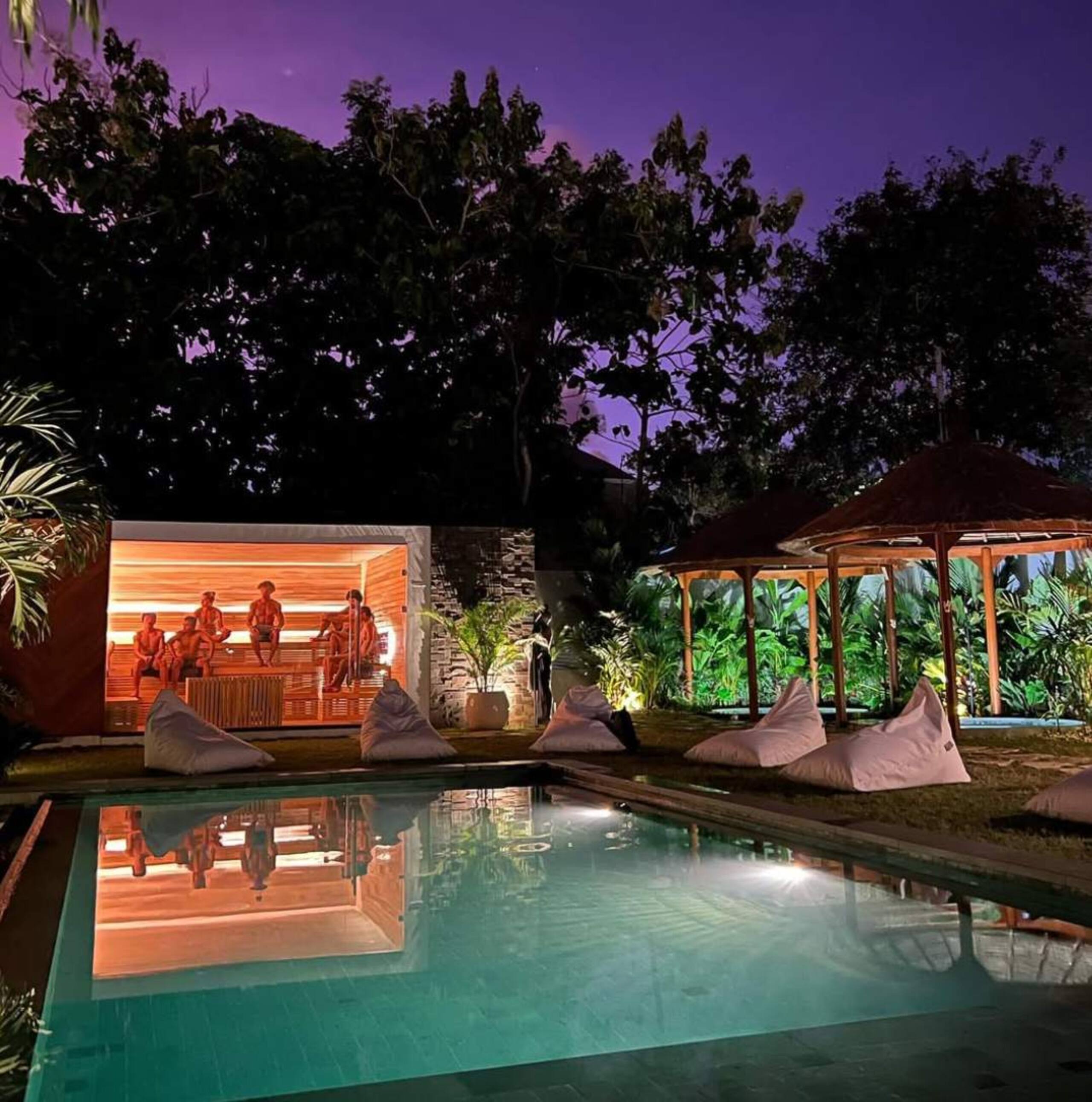 Private Pool 27