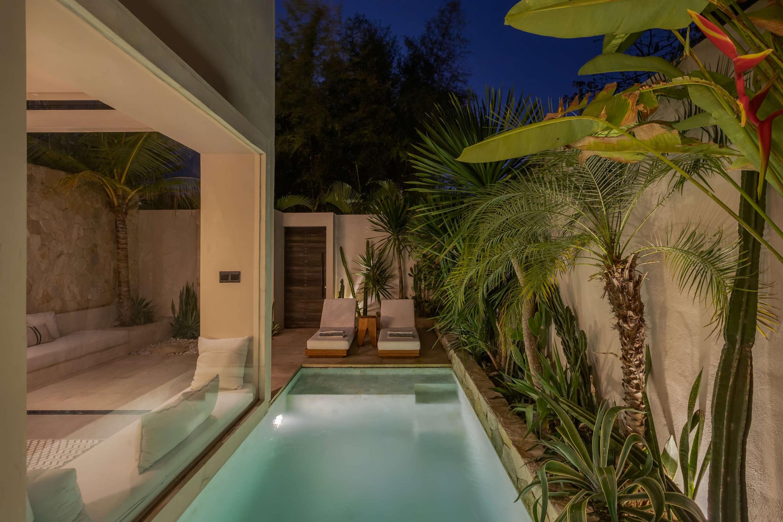 Private Pool 26
