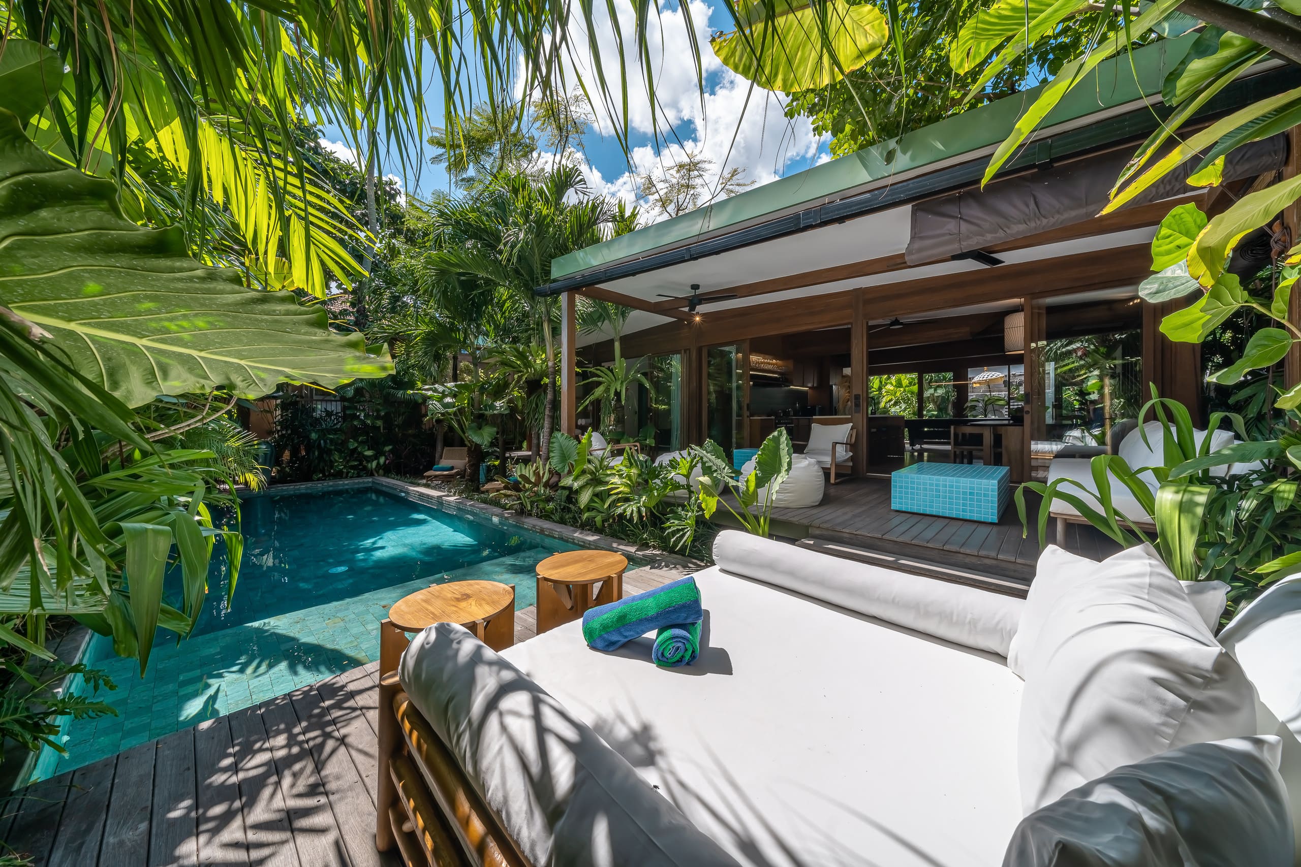 Bawa House | Designer 5BR Retreat 7 Min to Beach — photo 4