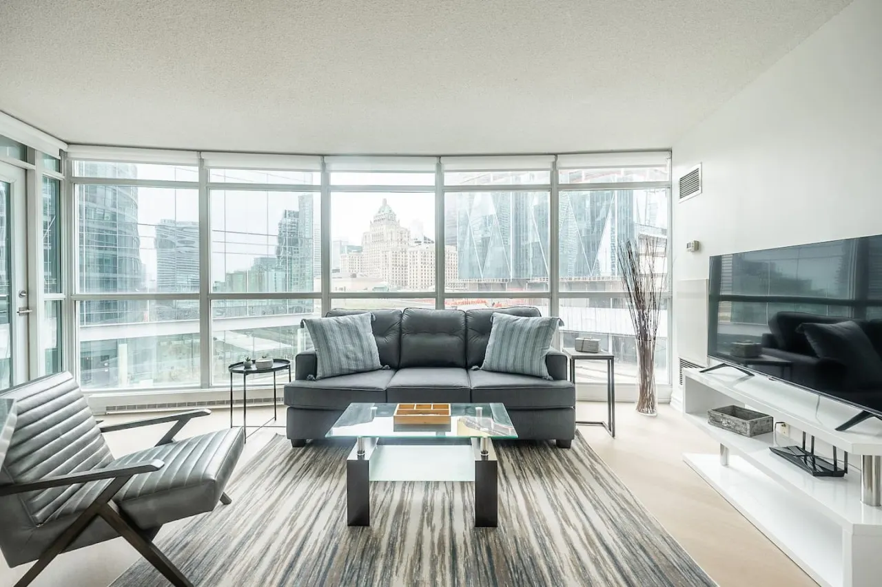 Stylish 1BR Central Condo Parking Sleeps 4 1