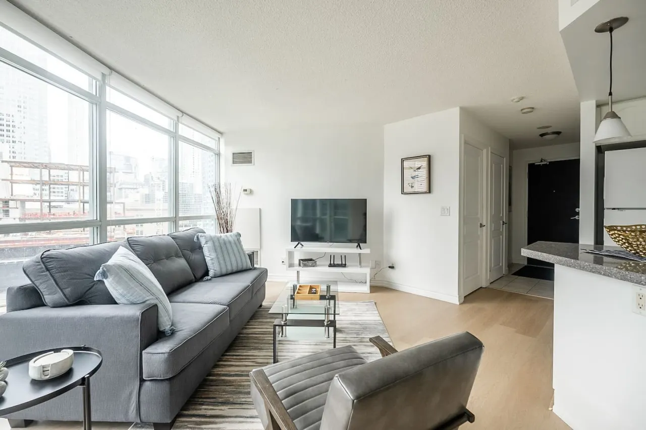 Stylish 1BR Central Condo Parking Sleeps 4 9