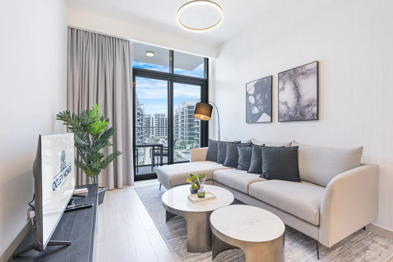 Charming 2BR Home with Elegant Interior — photo 2