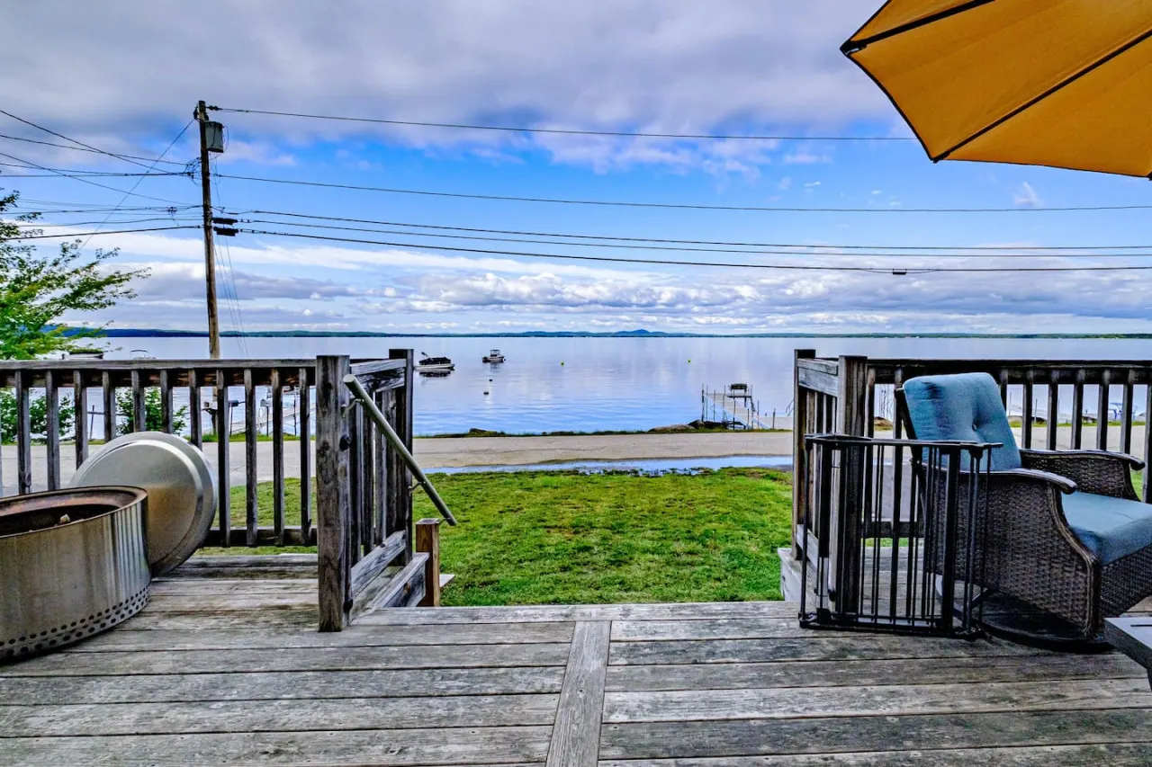 Cove View Camp- Waterfront on Sebago w. mooring and sandy beach 4