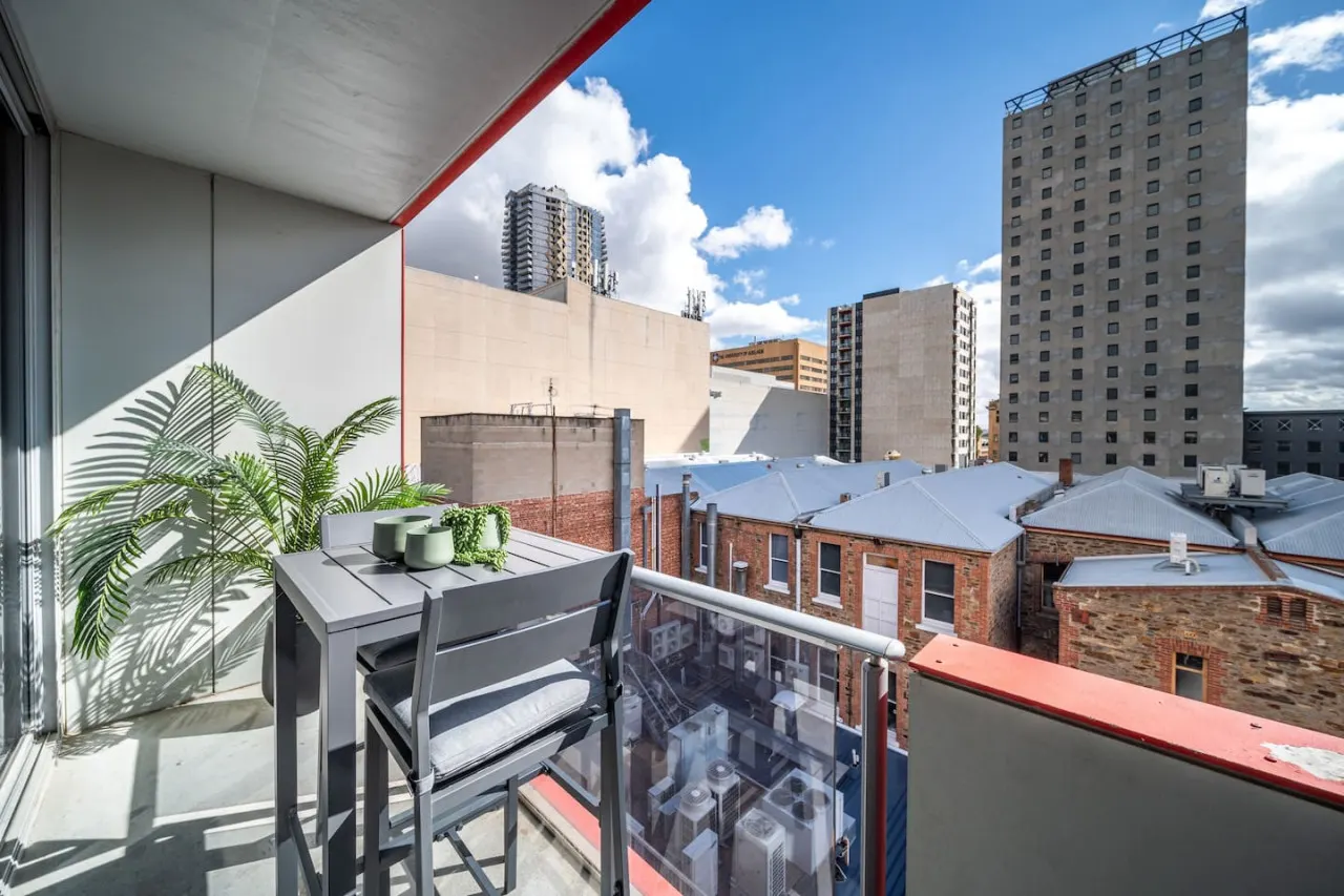 Paradiso on Bent—City Chic near Rundle Mall — photo 4