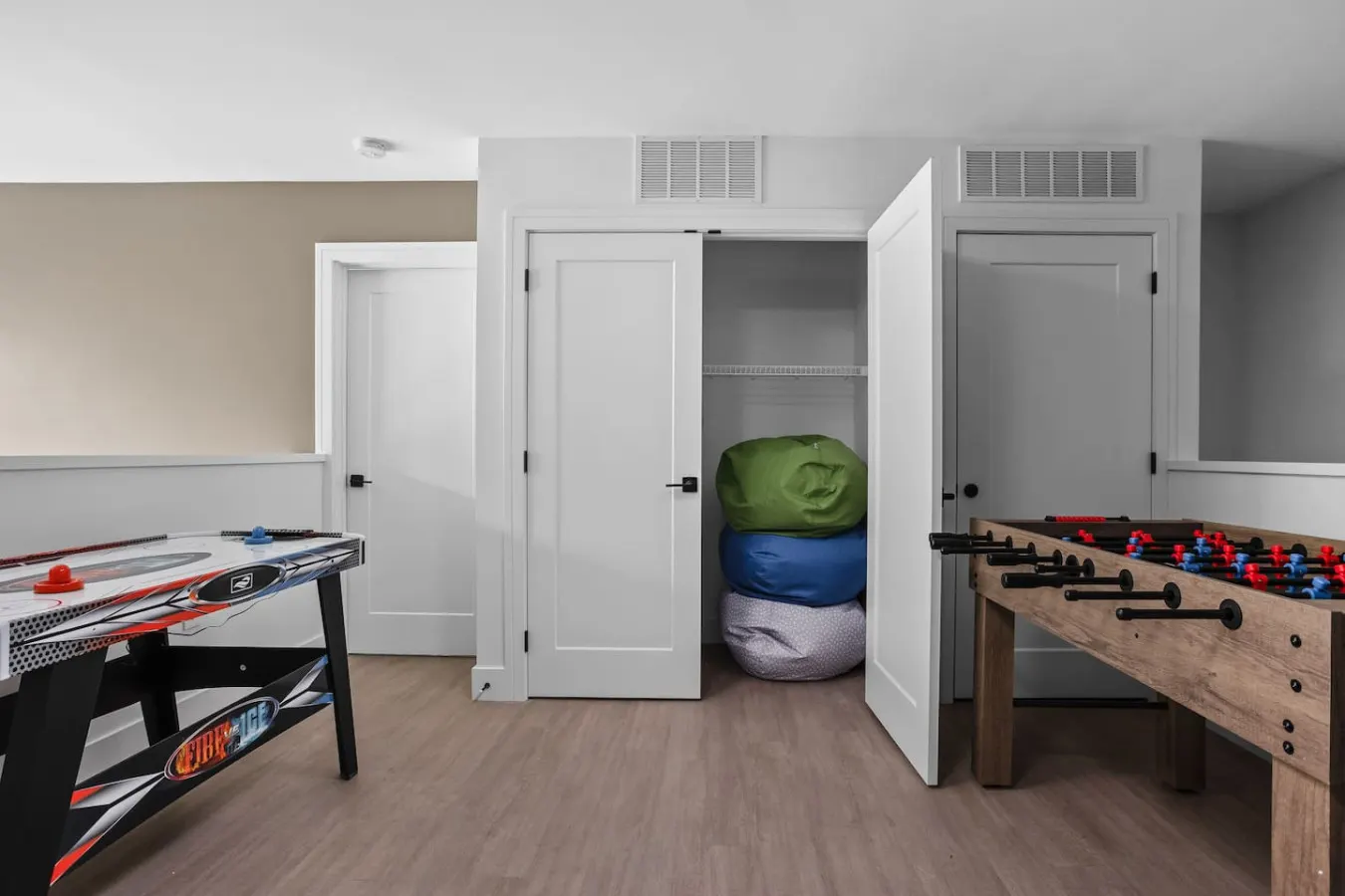MASS AVE Townhouse: Game Room+Pool+Parking+Gym 10