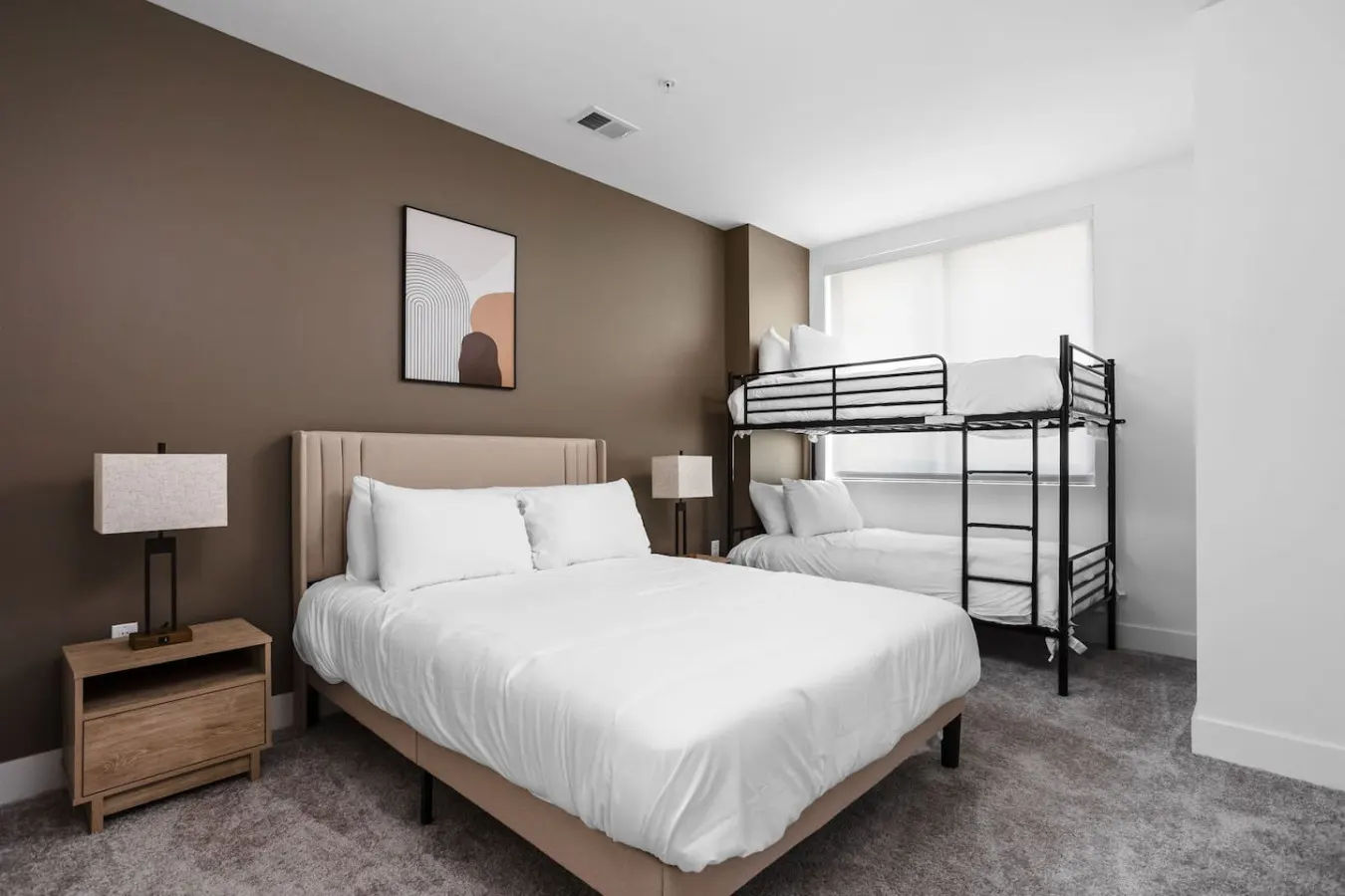 MASS AVE Townhouse: Game Room+Pool+Parking+Gym 14