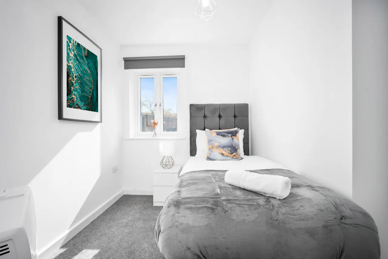 Stylish 2 Bed Apartment - Parking - Smart TV - WIFI 11