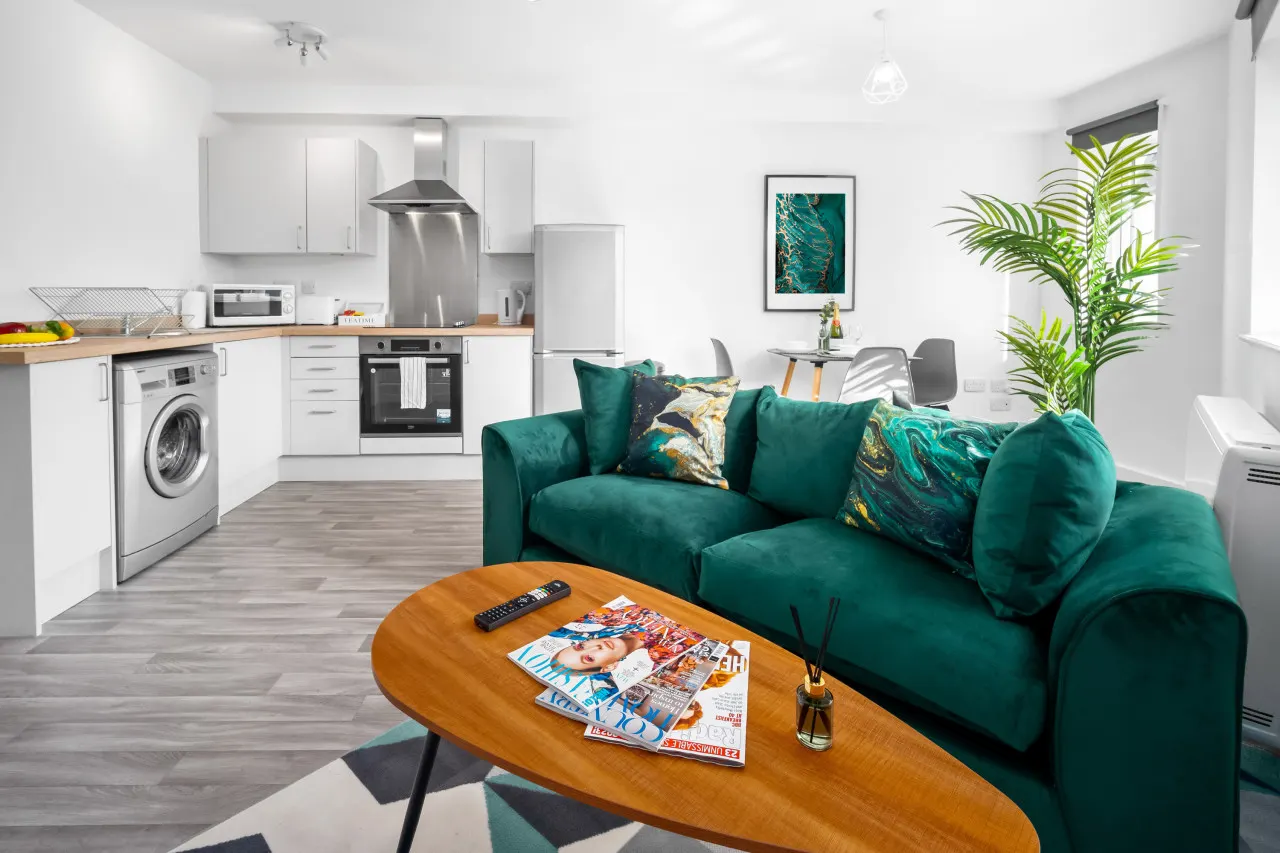 Stylish 2 Bed Apartment - Parking - Smart TV - WIFI 13