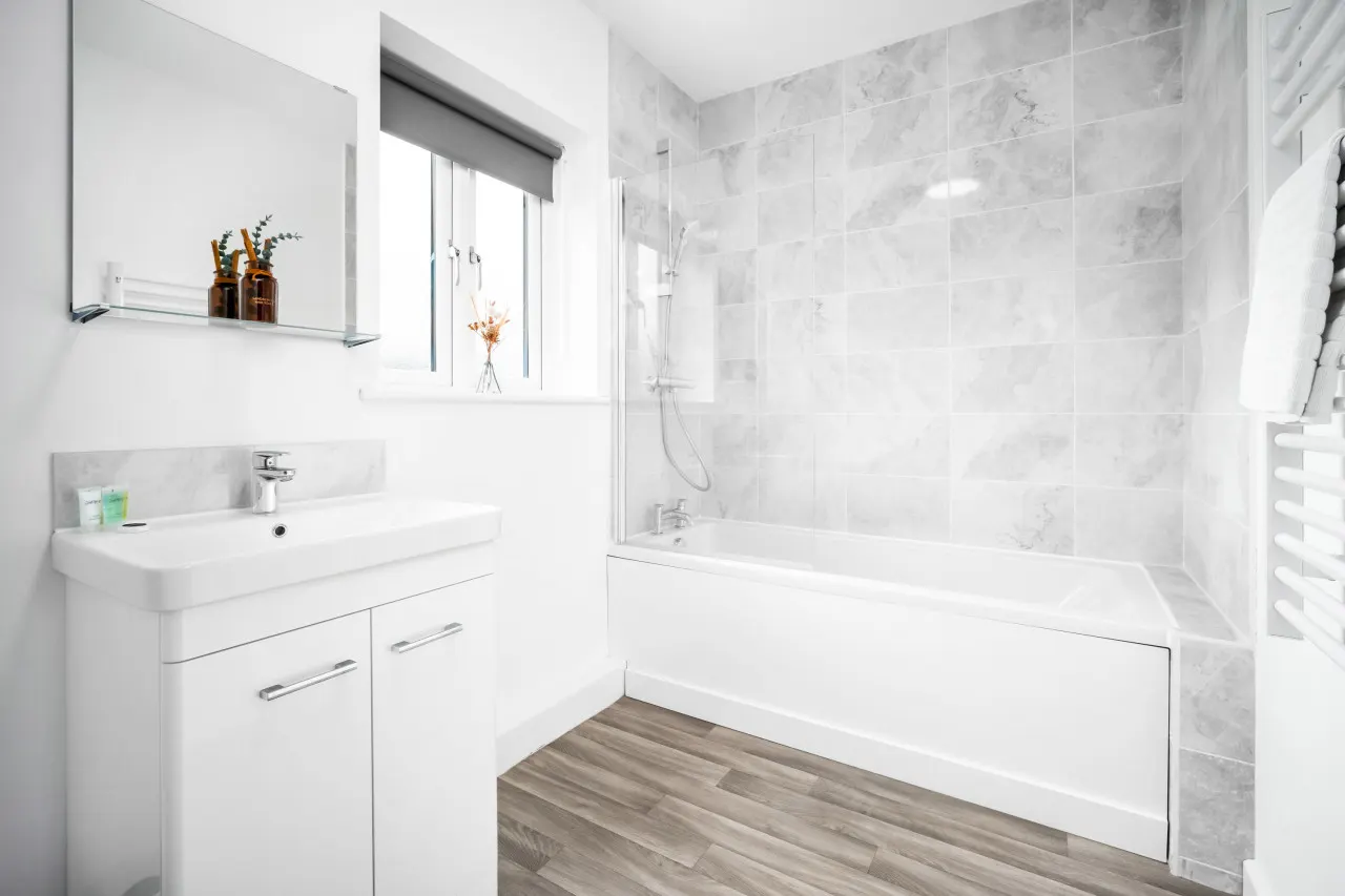 Stylish 2 Bed Apartment - Parking - Smart TV - WIFI 7