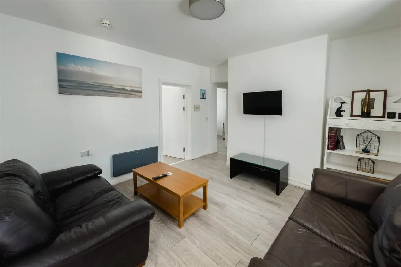 Withernsea 2 bed apt + sofa bed