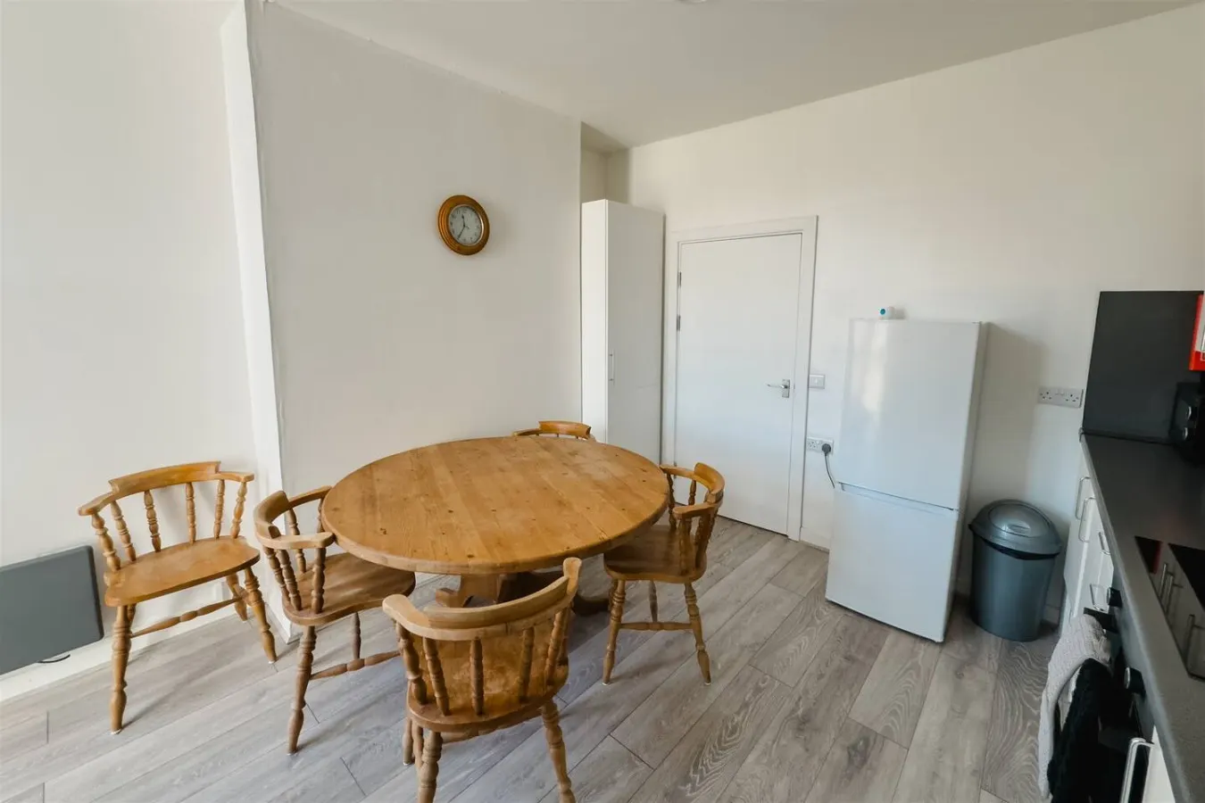 Withernsea 2 bed apt + sofa bed 17