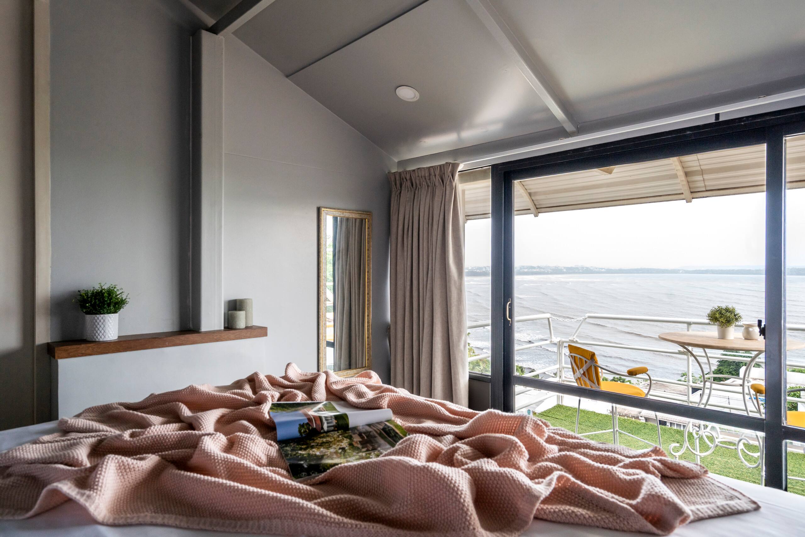 Staymaster La Vue | 3BR | Sea View Apartments 40