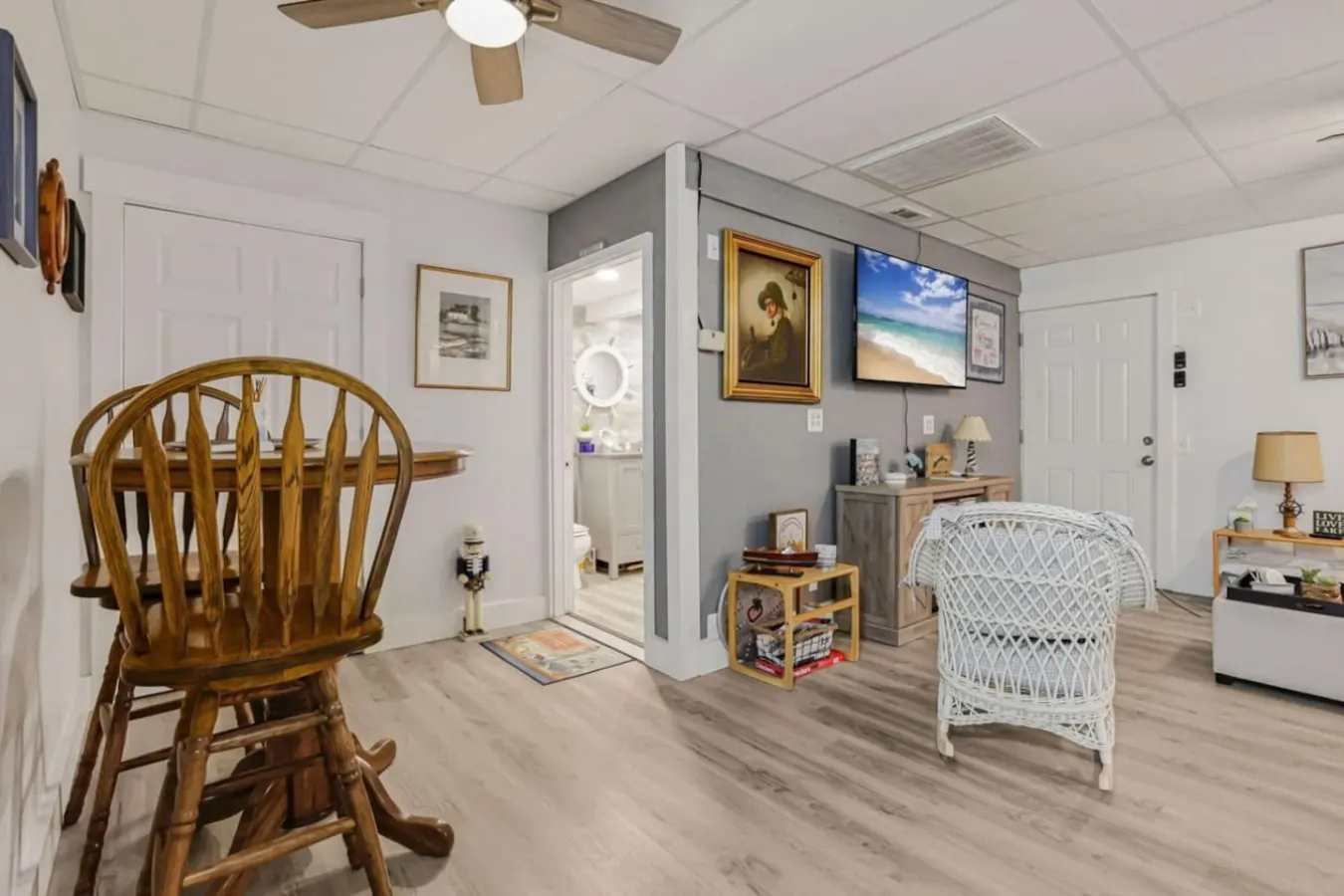 Quaint Cottage 6