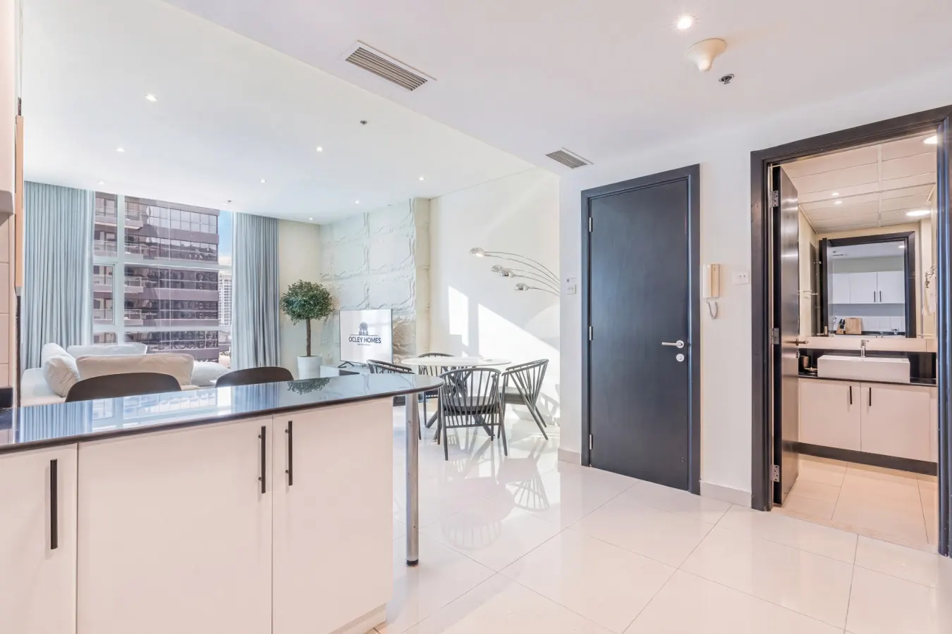 Beautiful 1BR in the Heart of Marina next to Metro 9