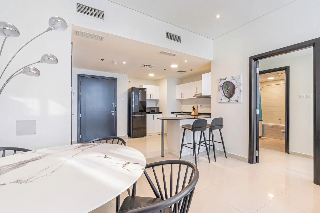 Beautiful 1BR in the Heart of Marina next to Metro 12