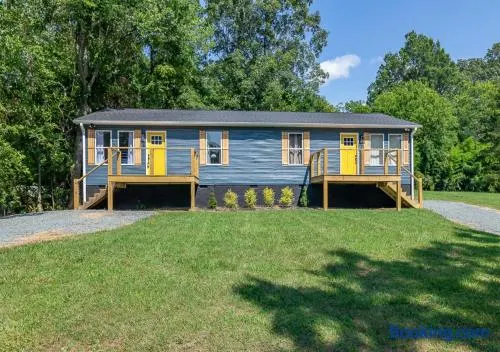 Cozy Gibsonville 2BR Unit near Elon & Burlington 18