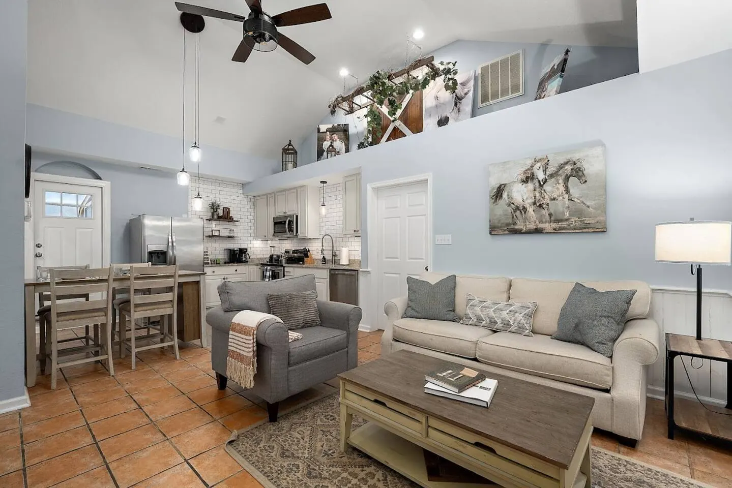 NEW! Cozy Cottage Mins to Beach! Hammock & Grill