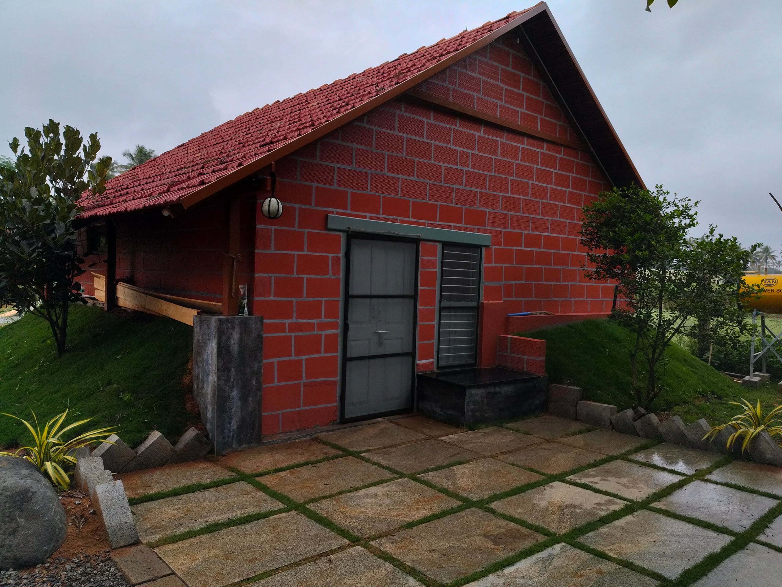 Chinnaswamy Farm Stay (Tank House)