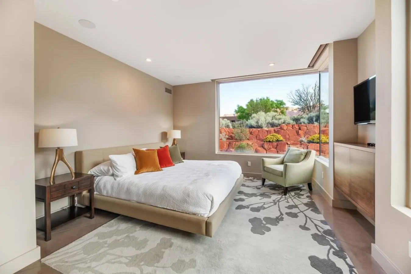 La Casa Verde- Modern Desert Home 11