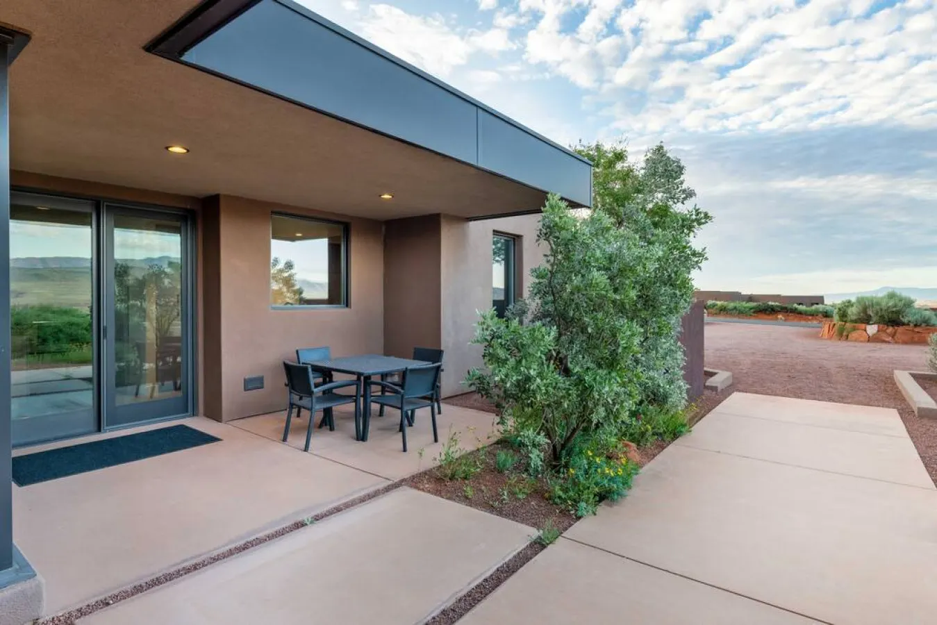 La Casa Verde- Modern Desert Home — photo 4