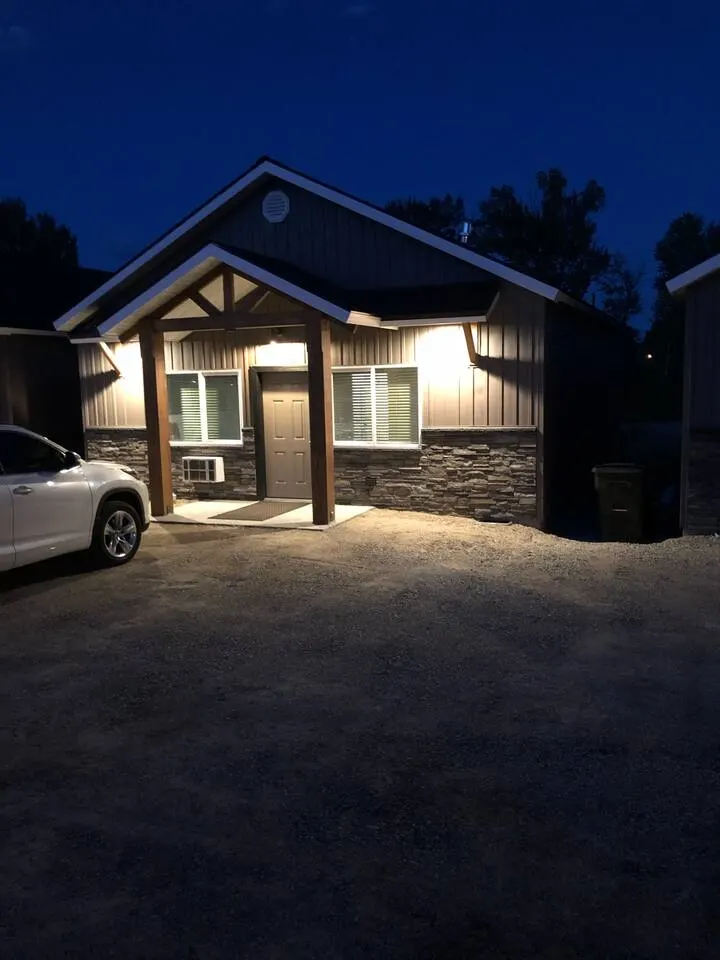 On Salmon River/Sleeps 6/2 bed 2 bath